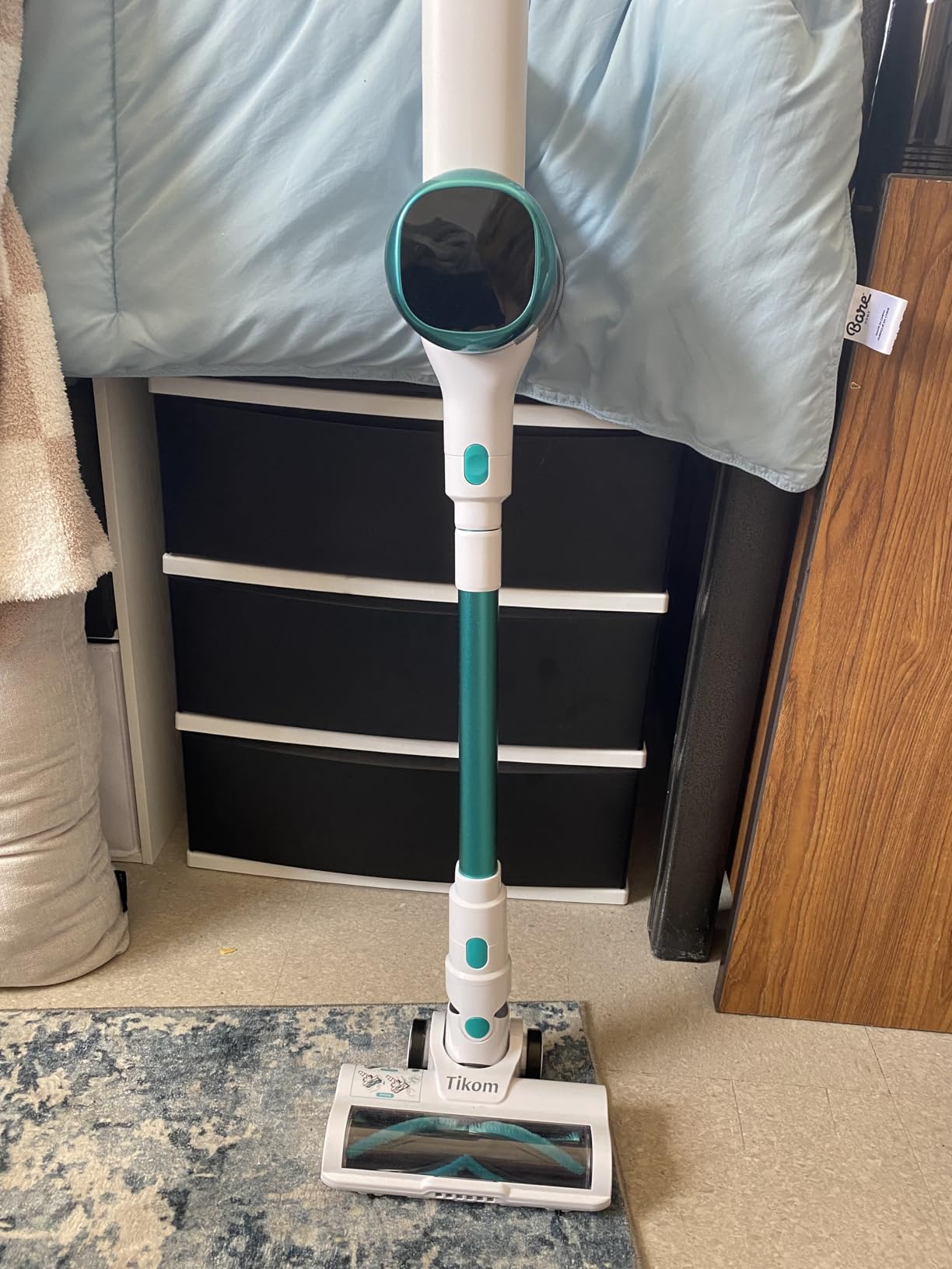 Tikom V500 Cordless Vacuum Cleaner for Home, 40000Pa/450W Stick Vacuum with LED Touch Screen, Charging Wall Dock, Anti-Tangle, Lightweight Handheld Vacuum for Pet Hair, Hard Floor, Carpet - Customer Photo 2
