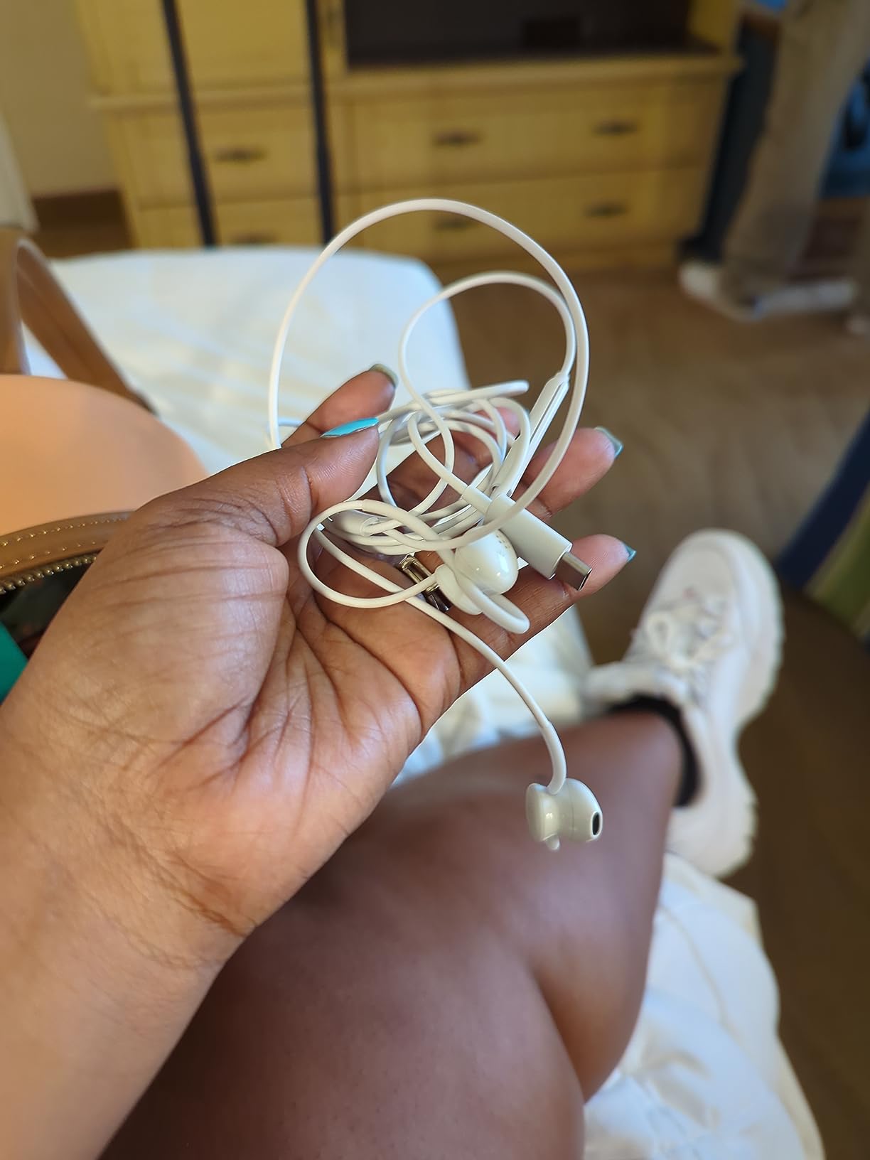 Google Earbuds Wired Headset USB-C, Comfortable Fit, Inline Controls, Compatible with Type-C Phones - White (Retail) - Customer Photo 1