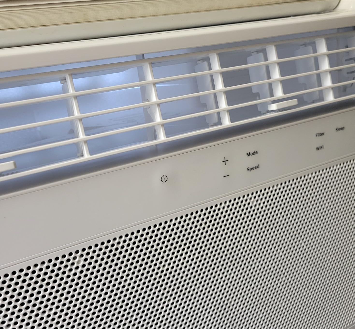 GE Window Air Conditioner 12,000 BTU for Rooms up to 550 sq ft., Wi-Fi Enabled, Energy-Efficient Cooling for Large Rooms, Easy Install Kit, Control Using Remote or Smartphone App, White - Customer Photo 2