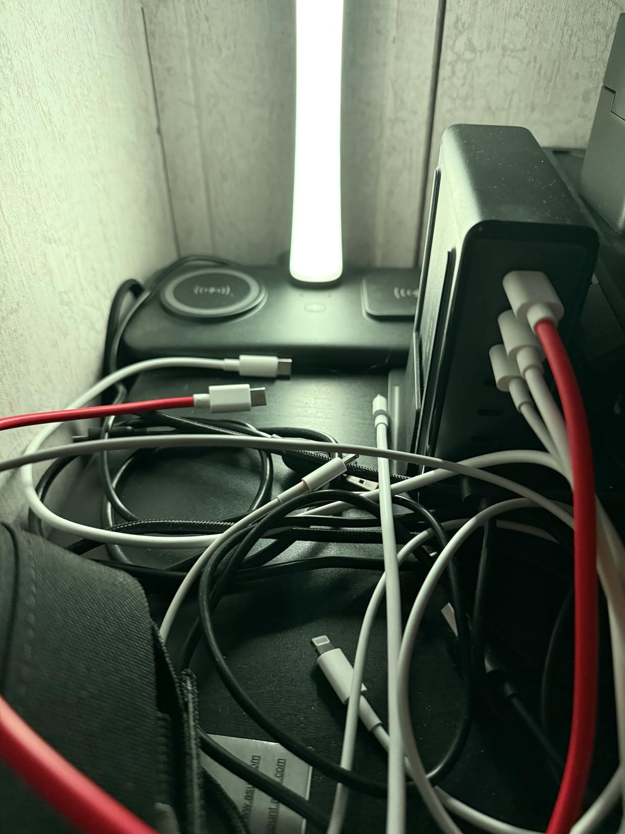 UGREEN Nexode 200W GaN USB C Charging Station, 8-Port Desktop Charger with PD 100W for MacBook Pro 16