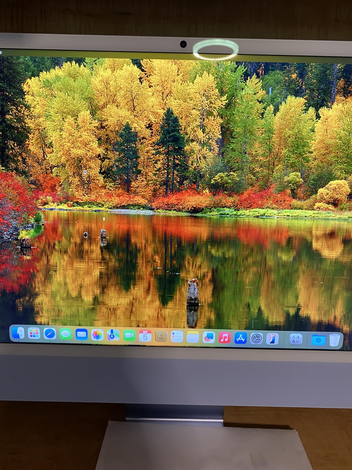 Apple 2024 iMac All-in-One Desktop Computer with M4 chip with 10-core CPU and 10-core GPU: Built for Apple Intelligence, 24-inch Retina Display, 16GB Unified Memory, 512GB SSD Storage; Silver - Customer Photo 1