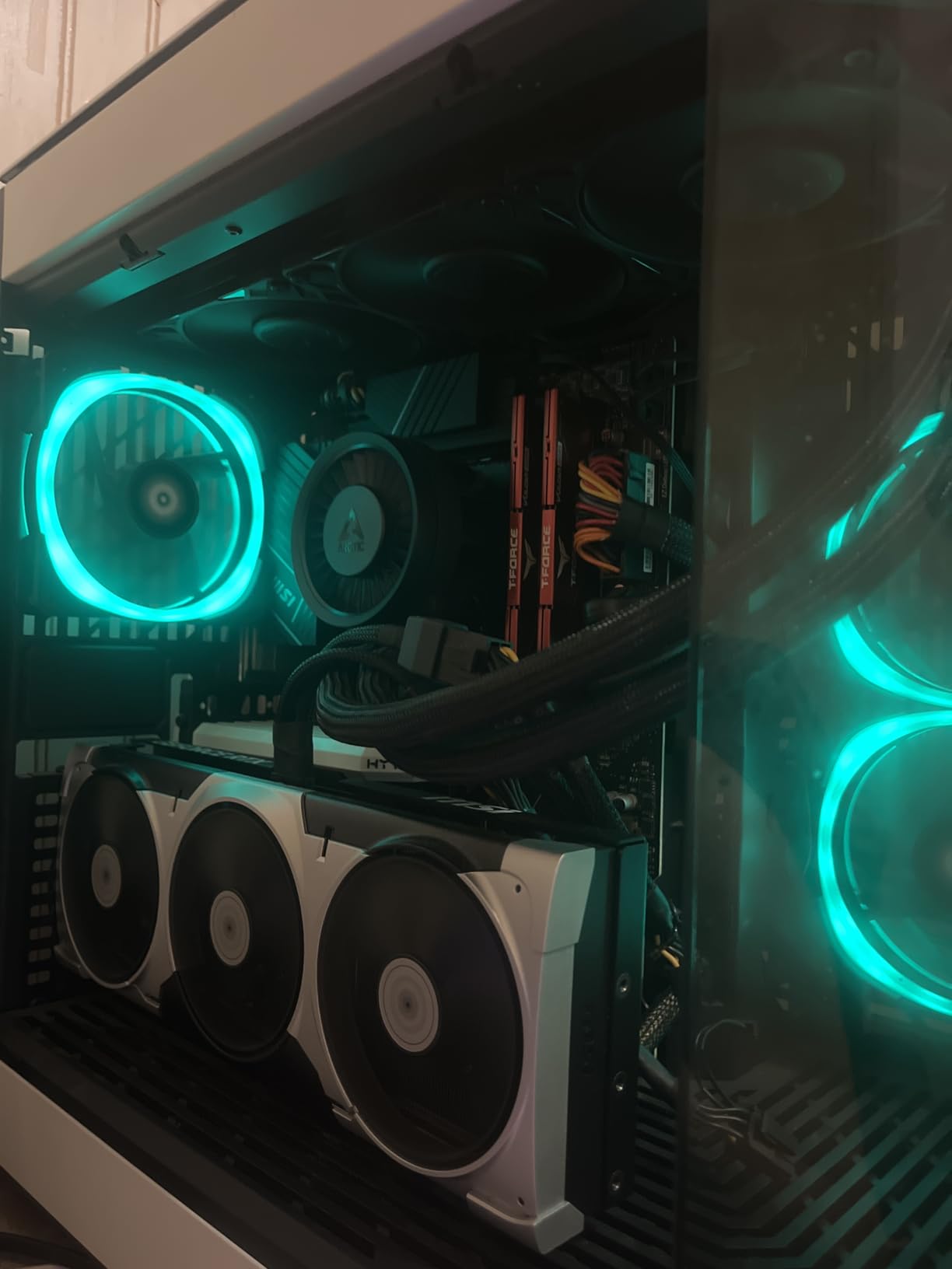 ARCTIC Liquid Freezer III Pro 360 - AIO CPU Cooler, 3 x 120 mm Water Cooling, 38 mm Radiator, PWM Pump, VRM Fan, AMD AM5/AM4, Intel LGA1851/1700 Contact Frame - Black Customer Review ARCTIC Liquid Freezer III Pro 360 - AIO CPU Cooler, 3 x 120 mm Water Cooling, 38 mm Radiator, PWM Pump, VRM Fan, AMD AM5/AM4, Intel LGA1851/1700 Contact Frame - Black - Customer Photo 3