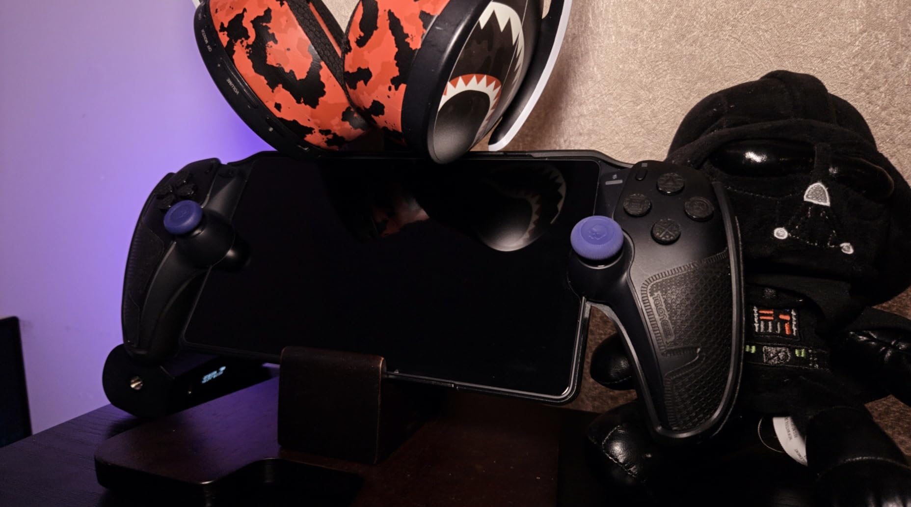 Controller Stand Wood Headphone Stand for Desk Gaming Desk Accessories Controller Holder for Gaming Equipment Headset Holder Customer Review Controller Stand Wood Headphone Stand for Desk Gaming Desk Accessories Controller Holder for Gaming Equipment Headset Holder - Customer Photo 1