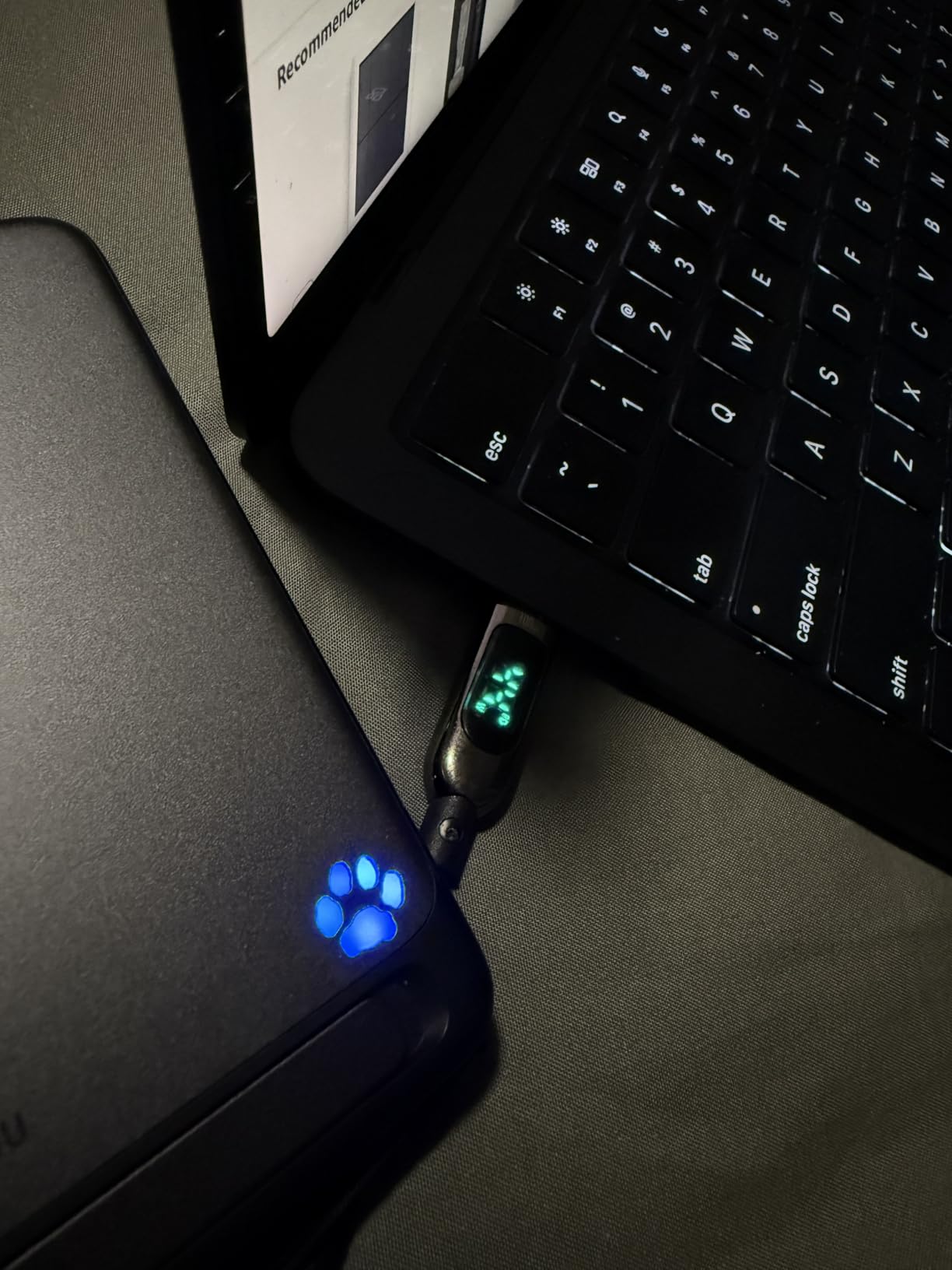 INIU for MagSafe Portable Charger, Qi2 Certified, Slimmest 45W 10000mAh Magnetic Power Bank, with USB C Cable & Stand, Fast Charging MagSafe-Compatible Battery Pack for iPhone 17 16 15 14 13 12 Only - Customer Photo 1