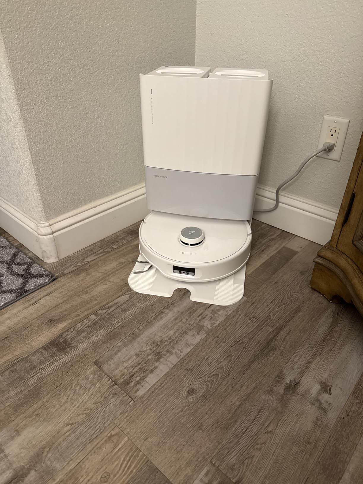 Roborock Qrevo Edge S5A Robot Vacuum and Mop, 18,500Pa, Zero-Tangling, DuoDivide Main Brush, FlexiArm Side Brush, Hot Water Mop Washing & Self-Cleaning, Warm Air Drying, Self-Emptying, Black Customer Review Roborock Qrevo Edge S5A Robot Vacuum and Mop, 18,500Pa, Zero-Tangling, DuoDivide Main Brush, FlexiArm Side Brush, Hot Water Mop Washing & Self-Cleaning, Warm Air Drying, Self-Emptying, Black - Customer Photo 2