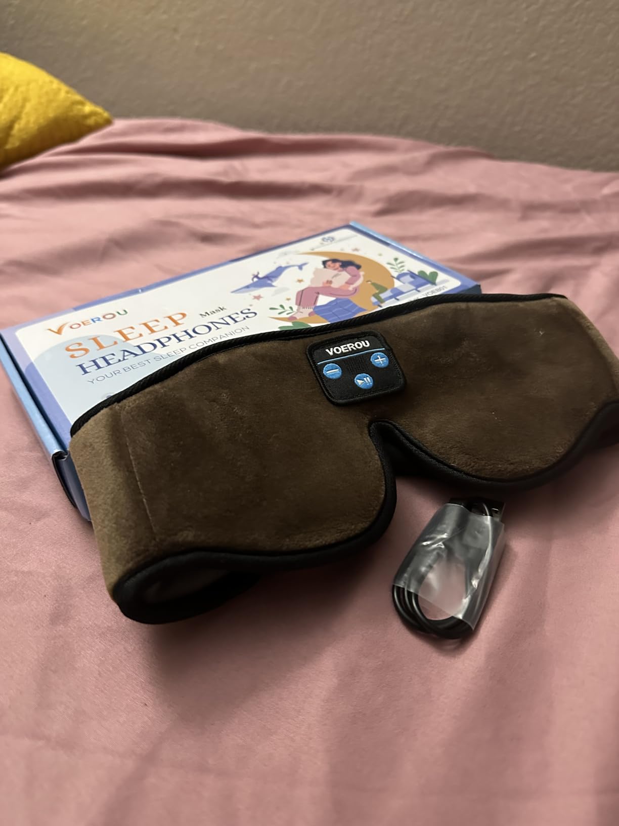 Voerou Sleep Headphones 3D Sleep Mask with Bluetooth, Adjustable Wireless Eye Mask for Sleeping for Women Men, Sleeping Headphone with Ultra-Thin Stereo Speakers Perfect for Sleep Naps Customer Review Voerou Sleep Headphones 3D Sleep Mask with Bluetooth, Adjustable Wireless Eye Mask for Sleeping for Women Men, Sleeping Headphone with Ultra-Thin Stereo Speakers Perfect for Sleep Naps - Customer Photo 2