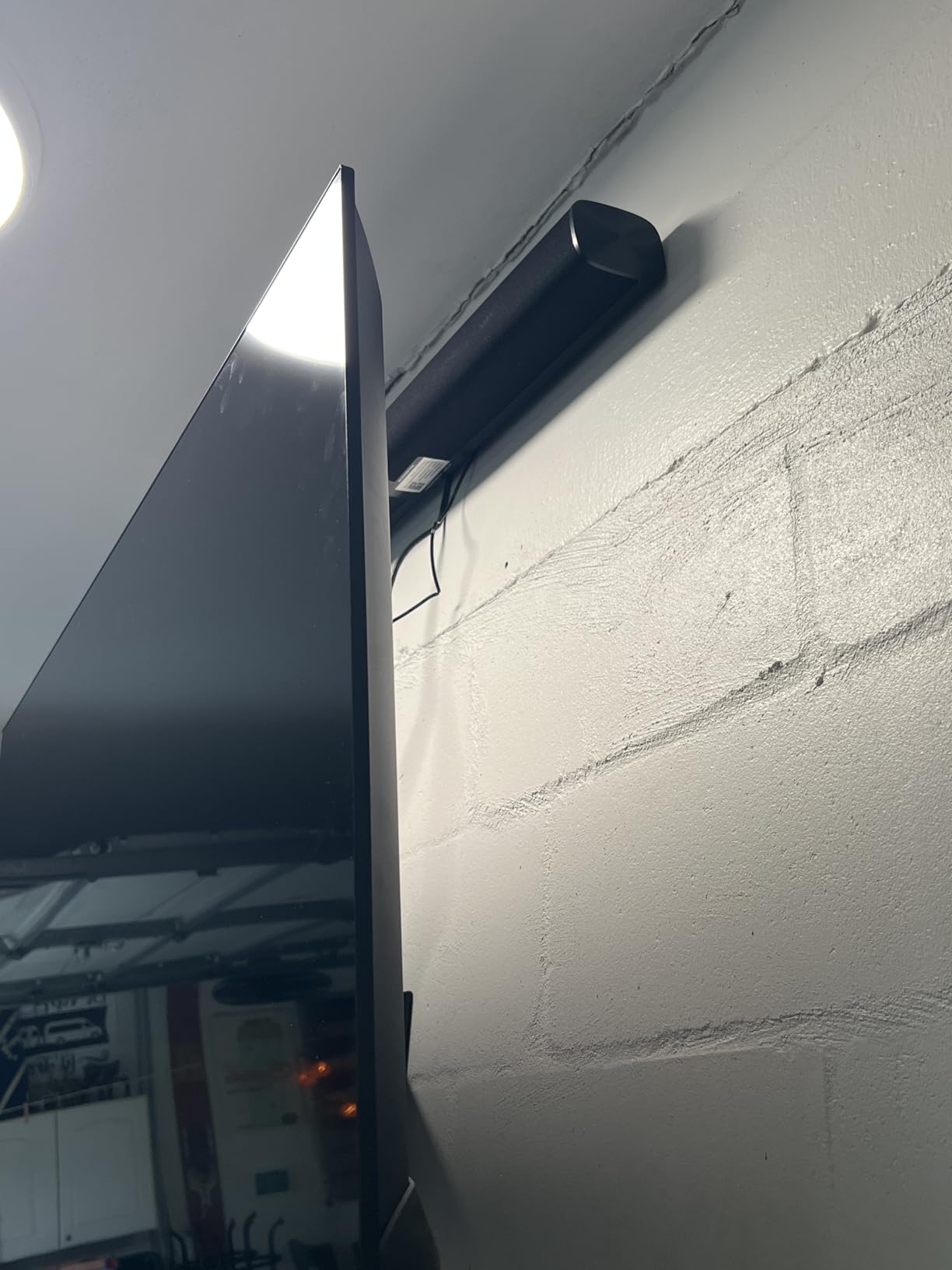 Sound Bar for Smart TV, Soundbar with Bluetooth/ARC/Opt/AUX Connect, Auto Volume Boost, 3 Equalizer Modes, 2 in 1 Detachable Soundbar for TV/PC/Gaming/Projectors - Customer Photo 1