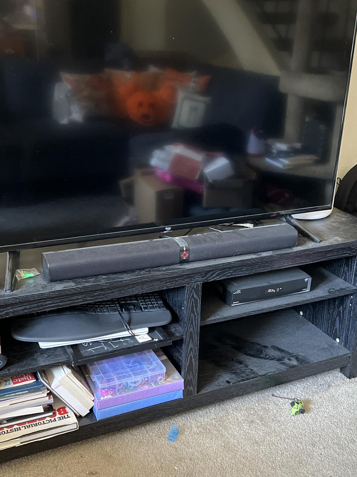 Sound Bar for Smart TV, Soundbar with Bluetooth/ARC/Opt/AUX Connect, Auto Volume Boost, 3 Equalizer Modes, 2 in 1 Detachable Soundbar for TV/PC/Gaming/Projectors - Customer Photo 2