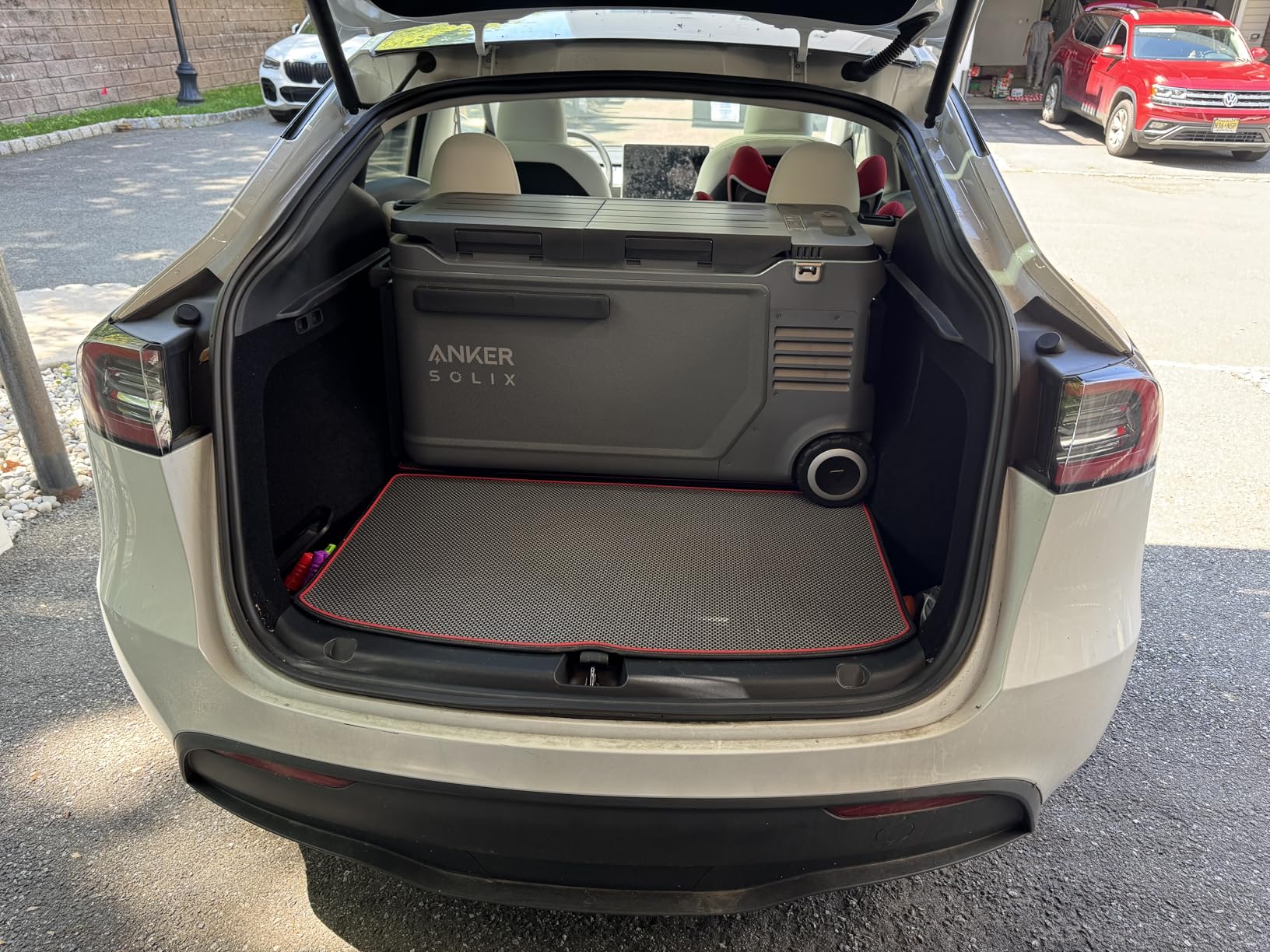 Anker SOLIX EverFrost 2 40L Cooler, 42 qt Car Refrigerator, Electric Cooler with 288Wh Battery, Powered by AC/DC or Solar, for Camping, Travel, and Fishing, -4℉ to 68℉ (Only 1 Battery Included) Customer Review Anker SOLIX EverFrost 2 40L Cooler, 42 qt Car Refrigerator, Electric Cooler with 288Wh Battery, Powered by AC/DC or Solar, for Camping, Travel, and Fishing, -4℉ to 68℉ (Only 1 Battery Included) - Customer Photo 1