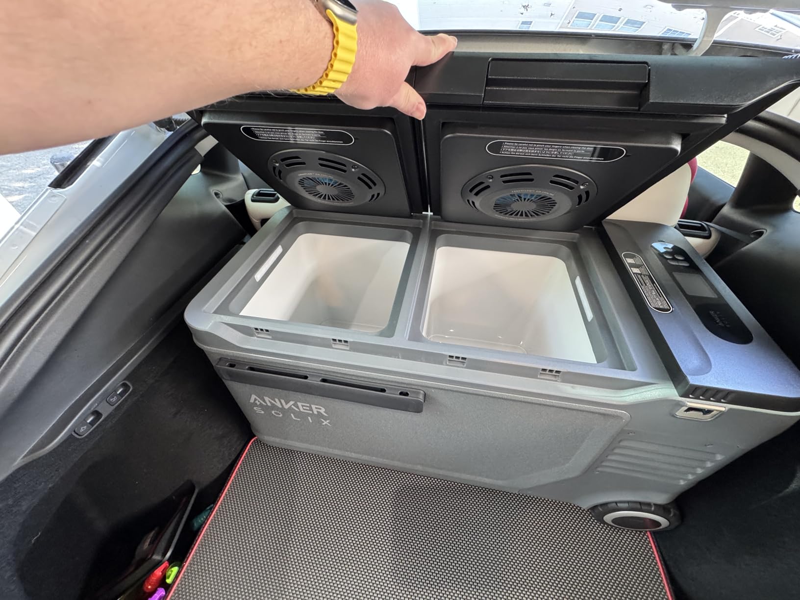 Anker SOLIX EverFrost 2 40L Cooler, 42 qt Car Refrigerator, Electric Cooler with 288Wh Battery, Powered by AC/DC or Solar, for Camping, Travel, and Fishing, -4℉ to 68℉ (Only 1 Battery Included) Customer Review Anker SOLIX EverFrost 2 40L Cooler, 42 qt Car Refrigerator, Electric Cooler with 288Wh Battery, Powered by AC/DC or Solar, for Camping, Travel, and Fishing, -4℉ to 68℉ (Only 1 Battery Included) - Customer Photo 2