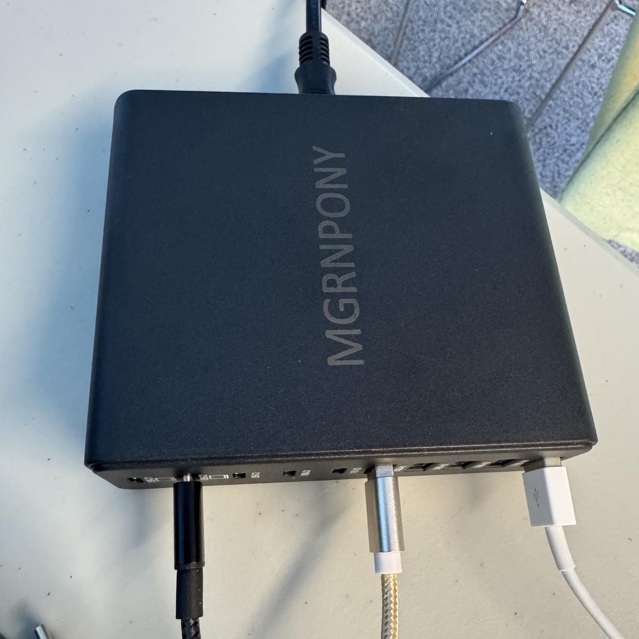 320W USB C Charger Block, 10-Port USB C Charging Station GaN III PD 65W PC Laptop Fast Charger Adapter for MacBook Pro/Air, DELL, iPad, iPhone, Samsung Galaxy Black - Customer Photo 2