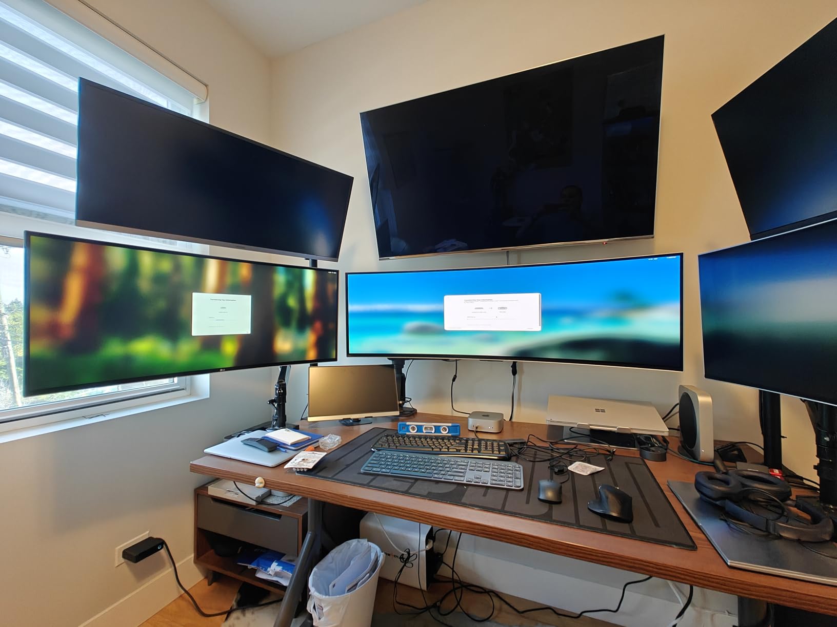 HUANUO RGB Heavy Duty Monitor Arm for Ultrawide Screens up to 57