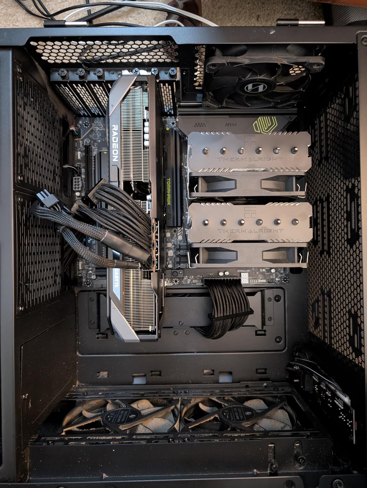 GIGABYTE Radeon RX 9070 XT Gaming OC 16G Graphics Card - Customer Photo 5