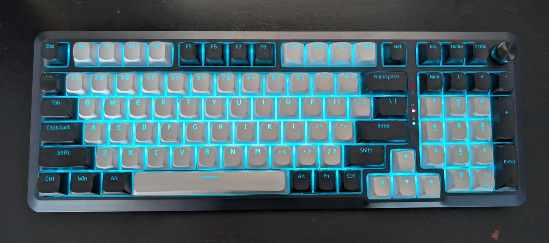 Redragon Wireless Mechanical Keyboard, 3 Mode Gasket Mounted RGB Gaming Keyboard with Volume Knob, Pre-Lubed Linear Switches, MDA-Profile, 98 Keys Hot Swappable Creamy Keyboard for Pc/Tablet/Xbox Blue - Customer Photo 4