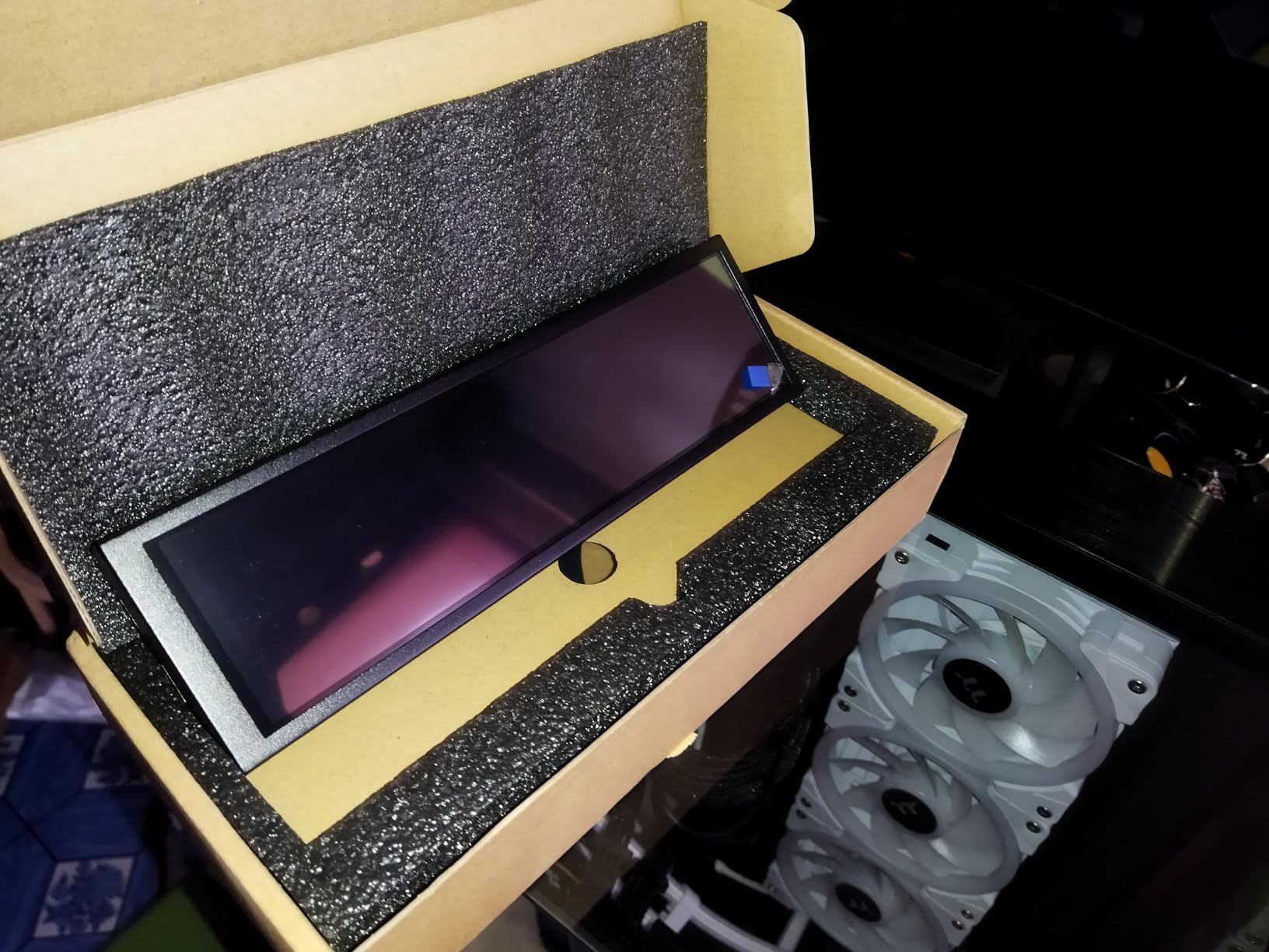 8.8 Inch Touchscreen Monitor,FHD IPS 1920x480 LCD Display,PC Temperature Monitor,Computer Secondary Screen for Raspberry Pi Computer Case Temperature Windows Aida64 CPU GPU Customer Review 8.8 Inch Touchscreen Monitor,FHD IPS 1920x480 LCD Display,PC Temperature Monitor,Computer Secondary Screen for Raspberry Pi Computer Case Temperature Windows Aida64 CPU GPU - Customer Photo 1