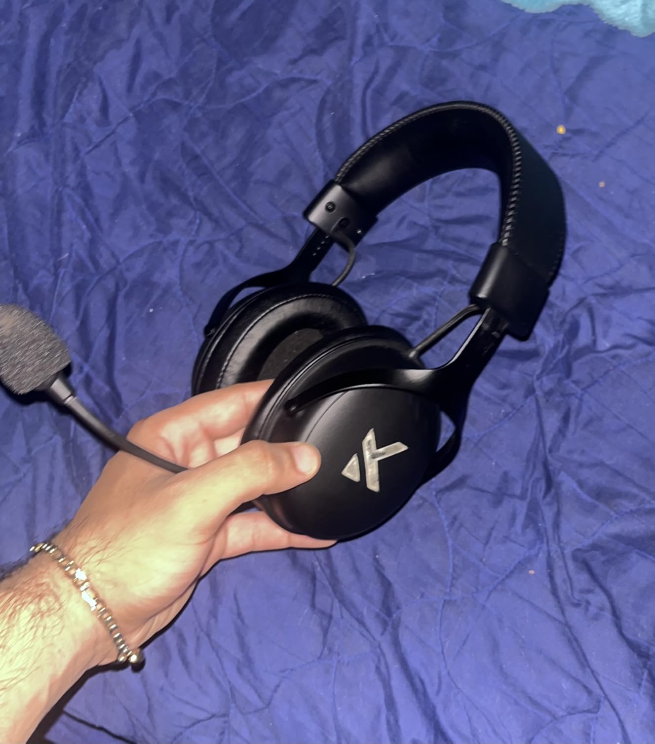 MCHOSE V9 Wireless Gaming Headset 7.1 Surround Sound for PS5 PS4 PC SWITCH TOPSPEED Gaming Headphones with Noise Canceling Mic, 125Hr Battery, Low 15ms Latency, Lightweight, BT 5.3 FPS Games Black&Red - Customer Photo 1