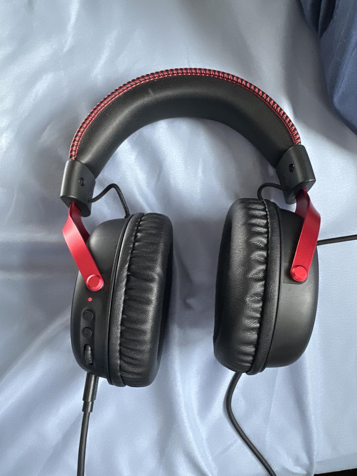 MCHOSE V9 Wireless Gaming Headset 7.1 Surround Sound for PS5 PS4 PC SWITCH TOPSPEED Gaming Headphones with Noise Canceling Mic, 125Hr Battery, Low 15ms Latency, Lightweight, BT 5.3 FPS Games Black&Red Customer Review MCHOSE V9 Wireless Gaming Headset 7.1 Surround Sound for PS5 PS4 PC SWITCH TOPSPEED Gaming Headphones with Noise Canceling Mic, 125Hr Battery, Low 15ms Latency, Lightweight, BT 5.3 FPS Games Black&Red - Customer Photo 3
