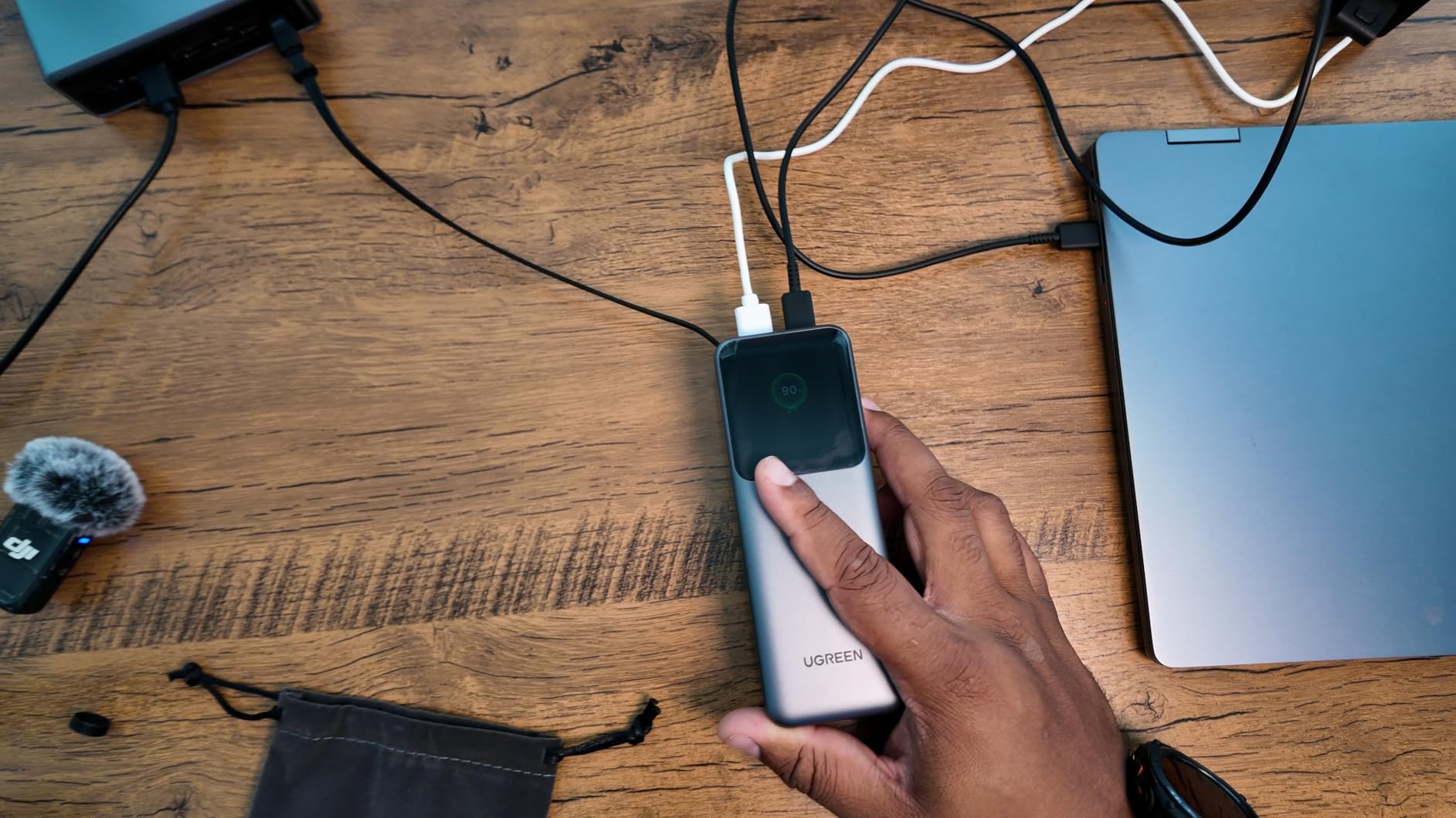 UGREEN Nexode Power Bank 20000mAh 165W with Built-in USB C Cable Laptop Travel Portable Charger, 100W Input, Fast Charging for MacBook Pro/Air/iPhone 17/16/iPad Pro/Galaxy S25 Ultra/Dell/HP and More - Customer Photo 1