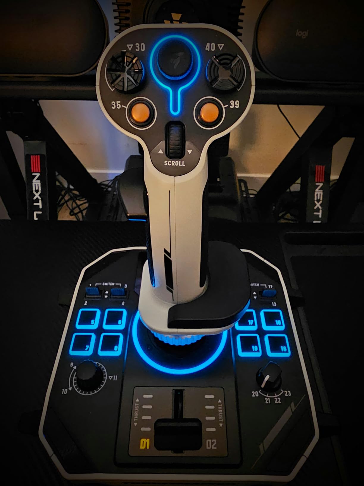 Thrustmaster Sol-R1 Flight Joystick, Hall Effect Technology for Ultra-Precise Gaming, 44 Buttons Ideal for Space Flight Simulation (compatible with PC) - Customer Photo 2