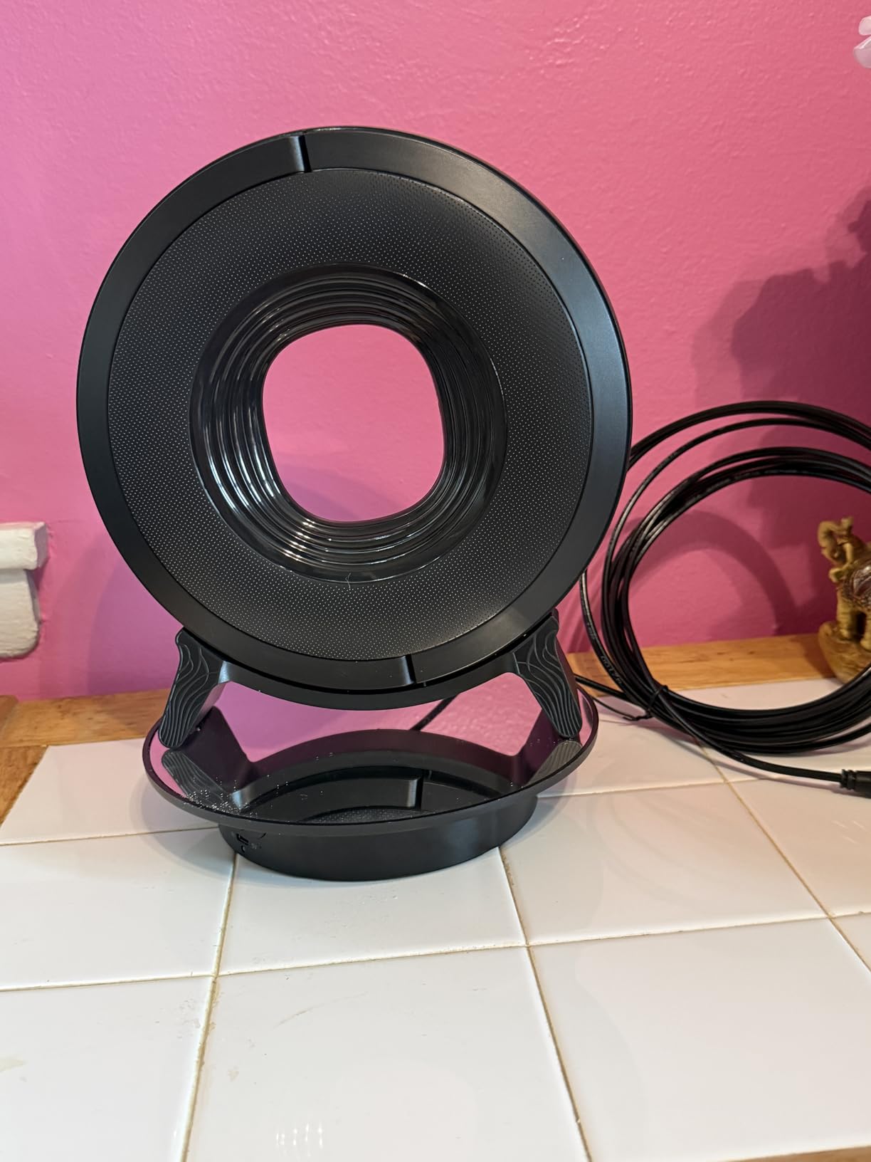 2025 TV Antenna Indoor for Local Channels, Antenna for Smart TV 360° Reception, Digital Antenna for Long Range Reception and All Smart/Old TVs, Supports 4K 1080P HD VHF UHF Customer Review 2025 TV Antenna Indoor for Local Channels, Antenna for Smart TV 360° Reception, Digital Antenna for Long Range Reception and All Smart/Old TVs, Supports 4K 1080P HD VHF UHF - Customer Photo 1