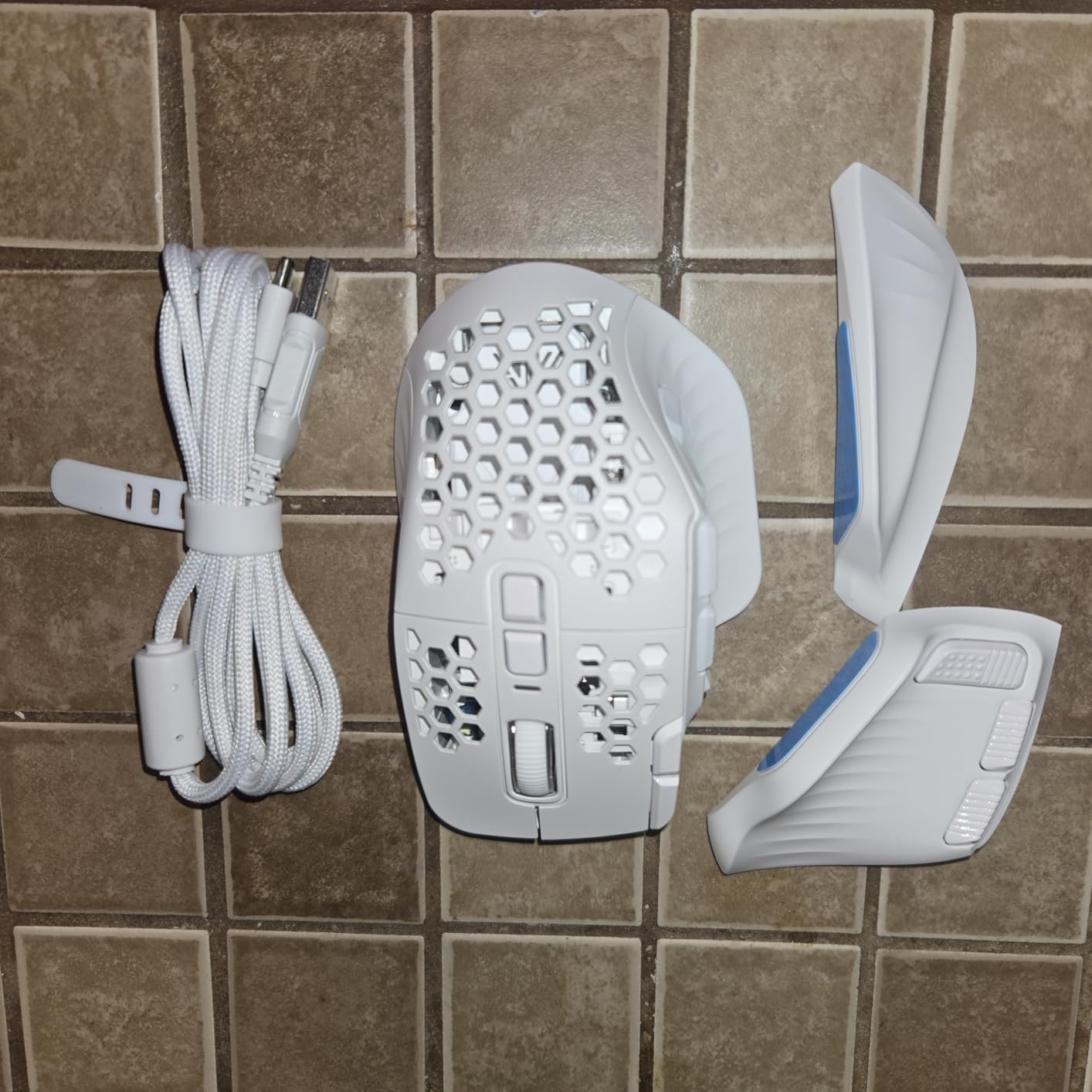 SOLAKAKA SM809 Pro Wireless Gaming Mouse for MMO,24000 DPI,16 Programmable,RGB PC Gaming Mice,Black Customer Review SOLAKAKA SM809 Pro Wireless Gaming Mouse for MMO,24000 DPI,16 Programmable,RGB PC Gaming Mice,Black - Customer Photo 2