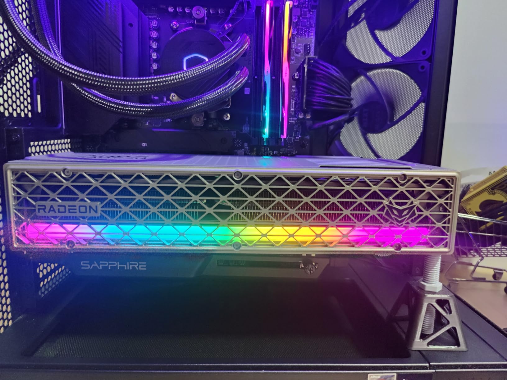 Sapphire 11348-01-20G Nitro+ AMD Radeon RX 9070 XT Gaming OC Graphics Card with 16GB GDDR6, AMD RDNA 4 - Customer Photo 5