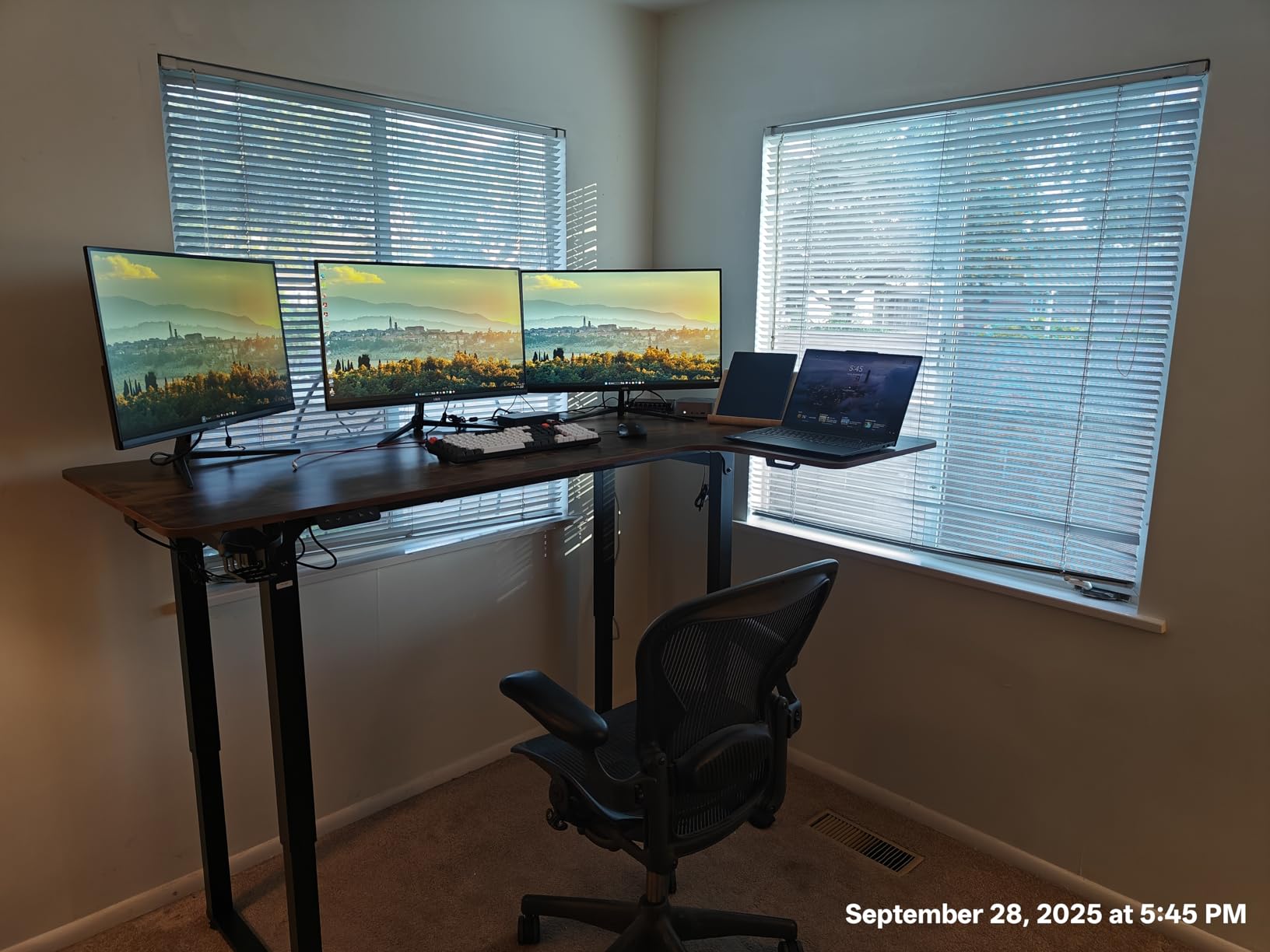 27 Inch 4K UHD (3840x2160) Monitor, Dual Mode 4K@60Hz/2K@144Hz, IPS Panel, Borderless Design, HDR400, 99% sRGB, Work & Gaming Monitor for Designers, Office, and PC Gaming with HDMI Display Port - Customer Photo 1