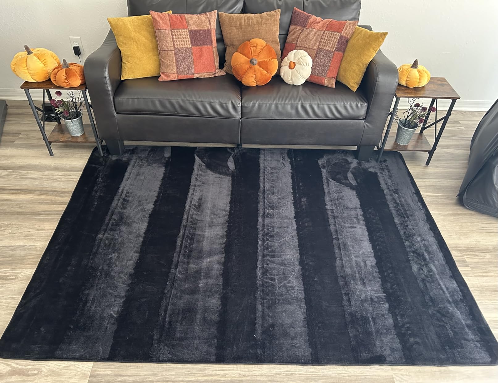 Tikom Robot Vacuum and Mop Combo, 5000Pa Robotic Vacuum Cleaner, 150 Min Max, App & Remote Control, Ideal for Hard Floor, Carpet, Pet Hair, Self-Charge(G8000 Max) - Customer Photo 1