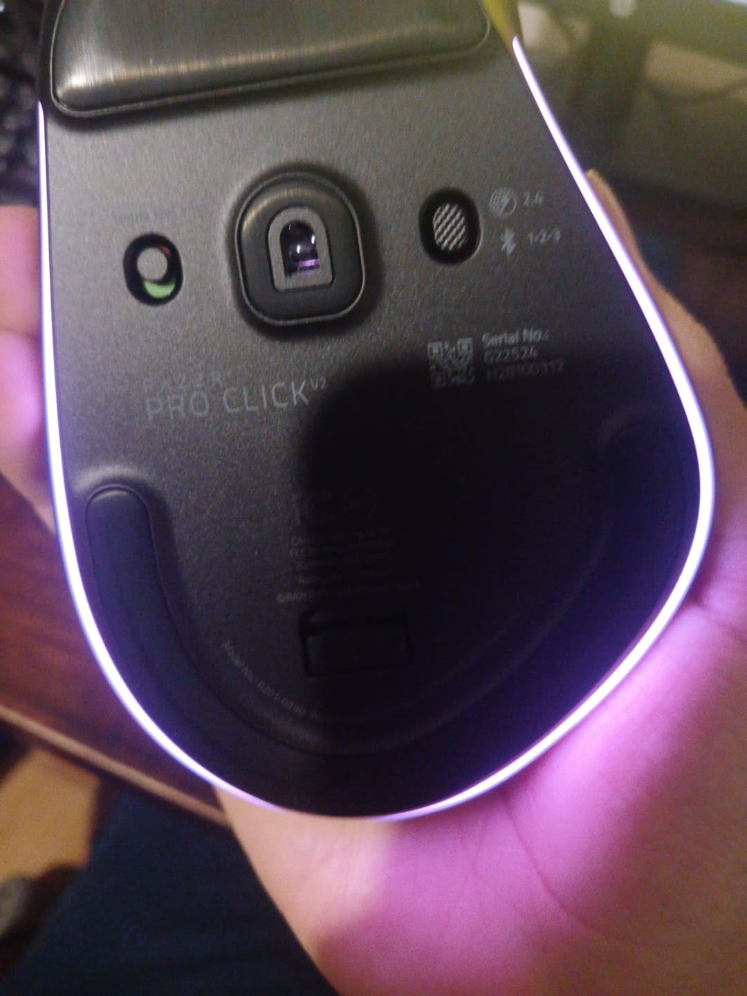 Razer Pro Click V2 Vertical Wireless Mouse: 6 Button Ergonomic Design - One Click AI Prompt - Supports Windows & Mac - Multi Device Connectivity via 2.4GHz, Bluetooth, or USB C Wired Mode - Chroma RGB - Customer Photo 2