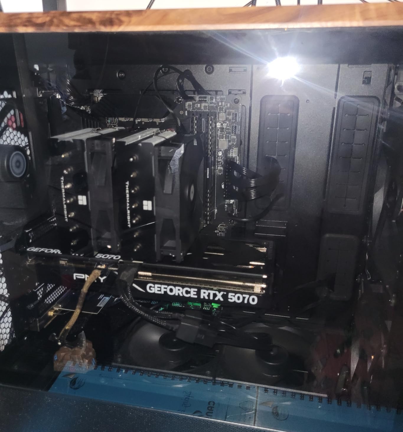 Lian Li LANCOOL 217 Genuine Walnut Wood Computer Case, Mid-Tower ATX PC Case with 5 Pre-Installed PWM Fans 2x170mm, 2x120mm & 1x140mm, Flexible PSU & Cable Installation - Black (LAN217X) - Customer Photo 2