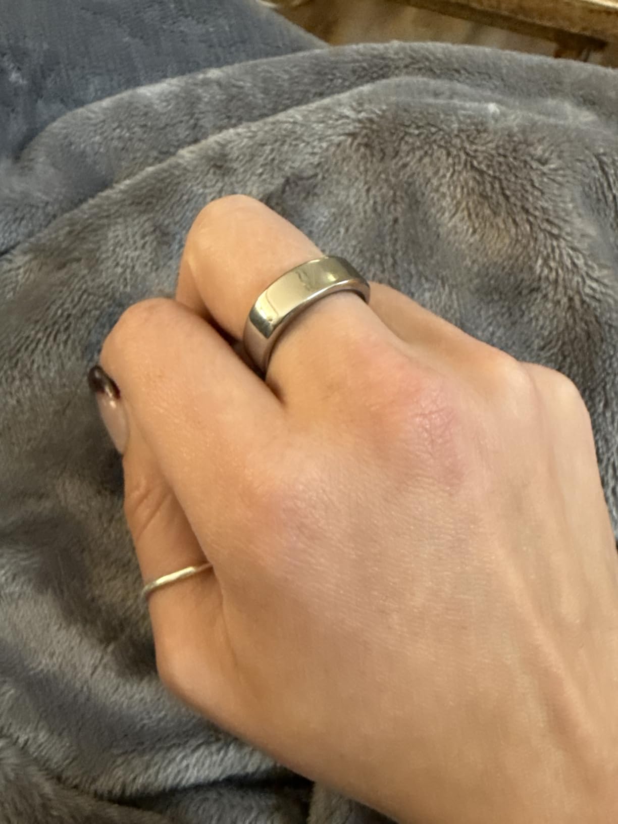 RingConn Gen 2 Air, Ultra-Thin AI Smart Ring, 10-Day Battery Life, Fitness/Sleep/Stress/HR Tracker for Women&Men, No App Fee for Standard Features, iOS & Android Compatible (Size 8, Dune Gold) - Customer Photo 1