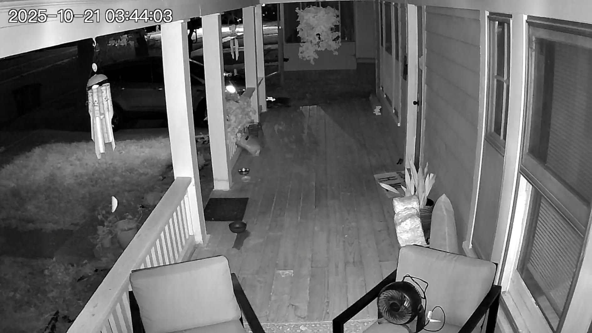 2025 Upgraded 2K Security Cameras Wireless Outdoor, Free Cloud Storage & Local SD Card Support, 1-6 Months Battery Life, Waterproof, 2-Way Talk, AI Motion Detection Spotlight Siren Alarm Camera - Customer Photo 2