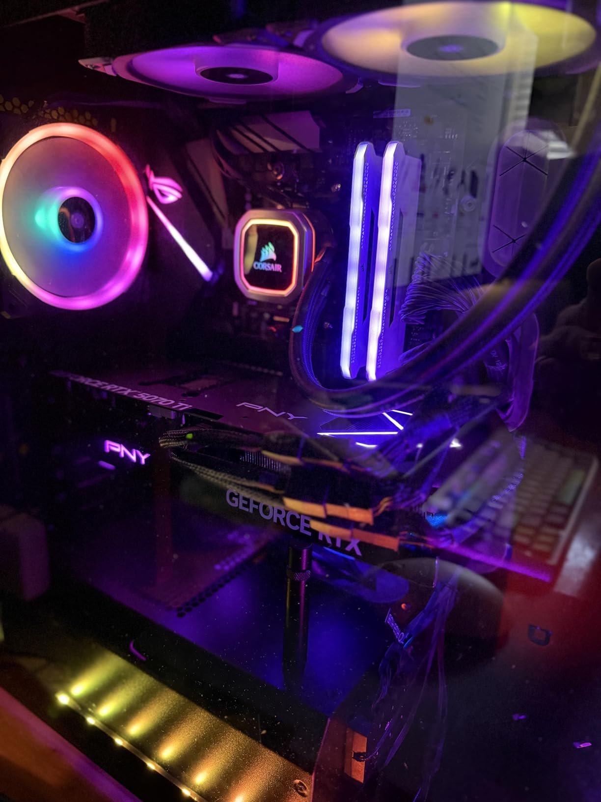 PNY NVIDIA GeForce RTX™ 5070 Ti OC Triple Fan, Graphics Card (16GB GDDR7, 256-bit, Boost Speed: 2572 MHz, PCIe® 5.0, HDMI®/DP 2.1, 2.98-Slot, NVIDIA Blackwell Architecture, DLSS 4) - Customer Photo 1