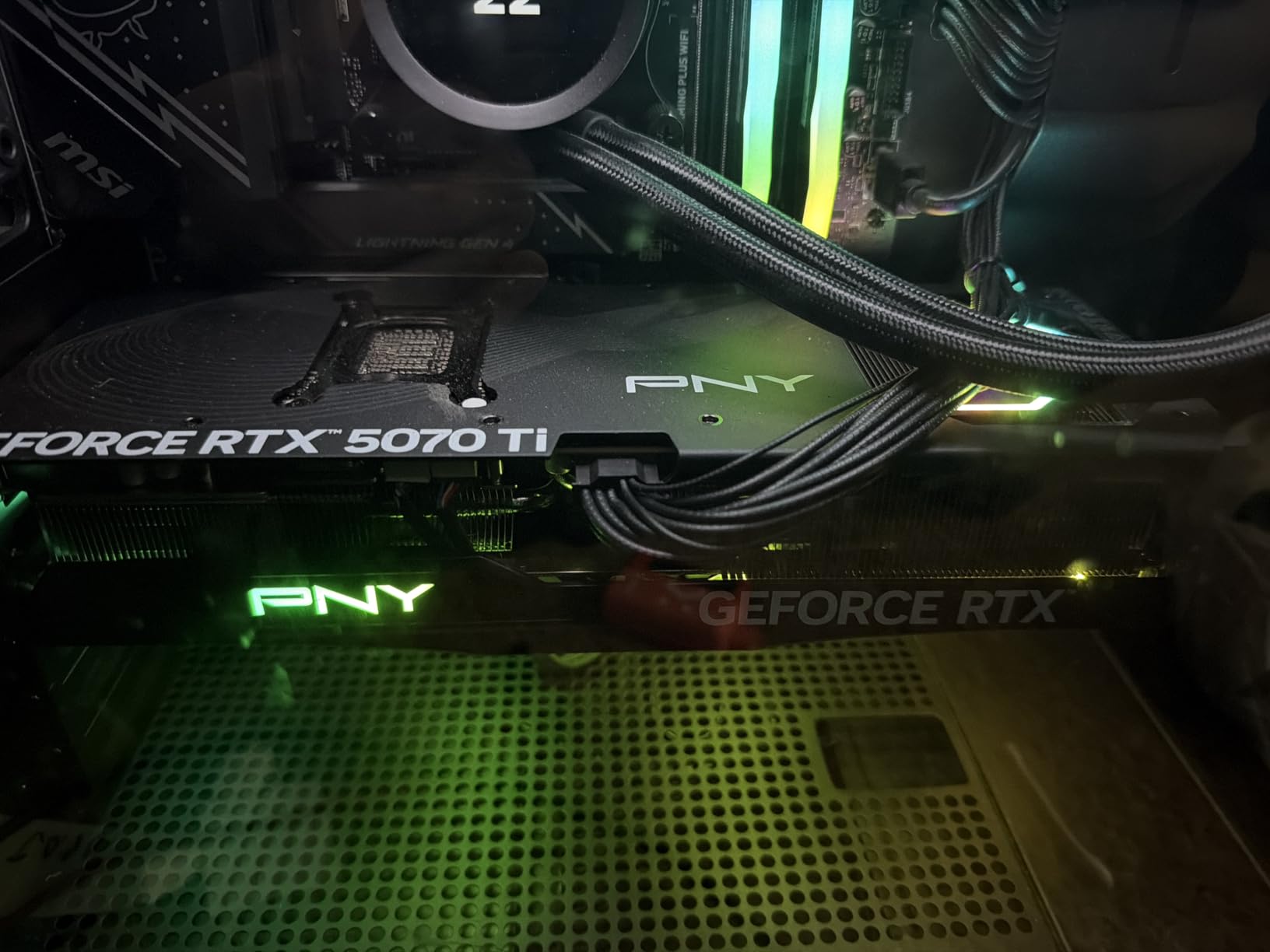 PNY NVIDIA GeForce RTX™ 5070 Ti OC Triple Fan, Graphics Card (16GB GDDR7, 256-bit, Boost Speed: 2572 MHz, PCIe® 5.0, HDMI®/DP 2.1, 2.98-Slot, NVIDIA Blackwell Architecture, DLSS 4) - Customer Photo 2