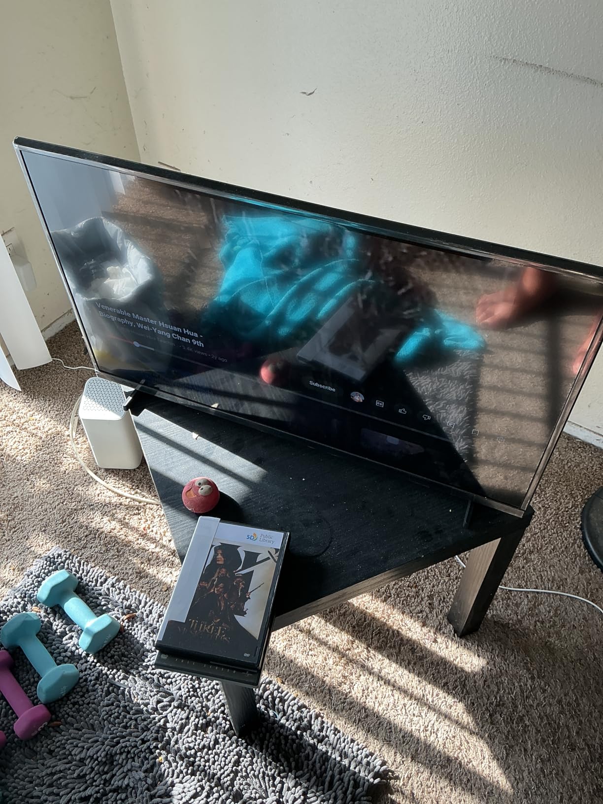 SAMSUNG 40-Inch Class Full HD F6000 Smart TV (2025 Model) HDR, Object Tracking Sound Lite, Knox Security, One UI Tizen, Smart TV - Customer Photo 4