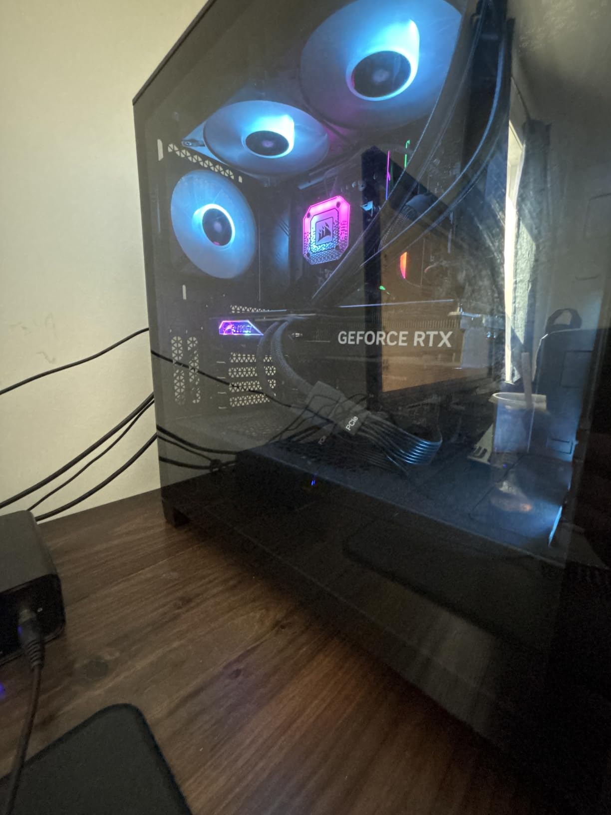 CORSAIR RM1200e (2023) Fully Modular Low-Noise ATX Power Supply with 12V-2x6 Cable – ATX 3.1 & PCIe 5.1 Compliant, Cybenetics Platinum Efficiency, 105°C-Rated Capacitors, Modern Standby Mode – Black - Customer Photo 1