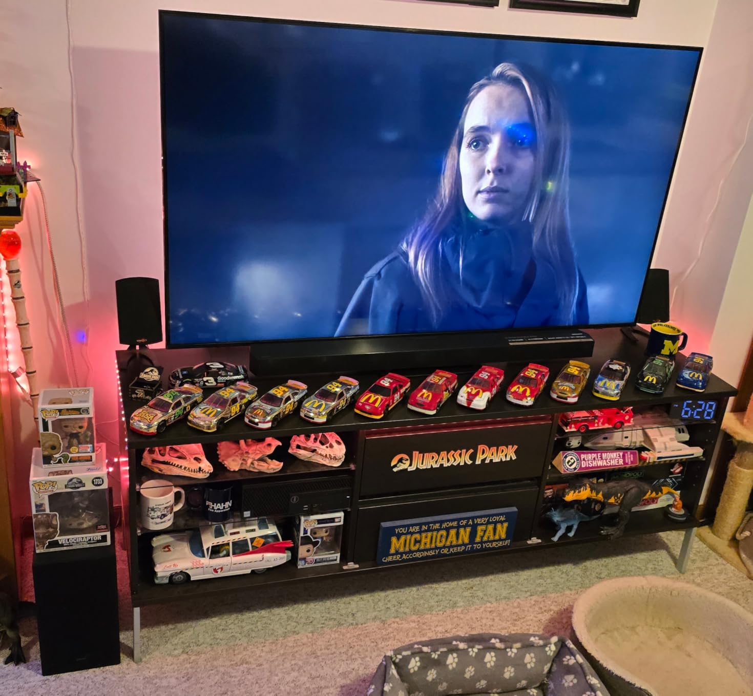 Samsung B-Series Soundbar HW B400F 2.0 ch Soundbar with Built in Subwoofer (2025 Model) One Remote Control, Surround Sound Expansion, Voice Enhance Mode Customer Review Samsung B-Series Soundbar HW B400F 2.0 ch Soundbar with Built in Subwoofer (2025 Model) One Remote Control, Surround Sound Expansion, Voice Enhance Mode - Customer Photo 1