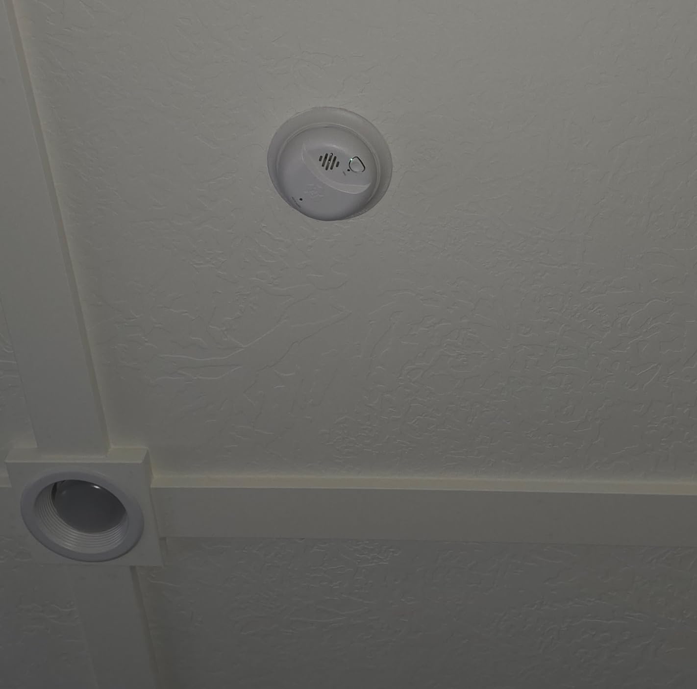 New 2025 First Alert SMCO410 Z-Wave Battery-Powered Smoke Detector & Carbon Monoxide Alarm, Works with Ring Alarm Base Station, Single Pack, White - Customer Photo 3