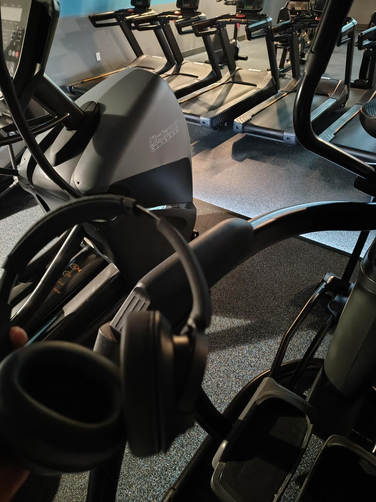 Sony WH-CH720N Noise Canceling Wireless Headphones Bluetooth Over The Ear Headset with Microphone, Pink - Customer Photo 2