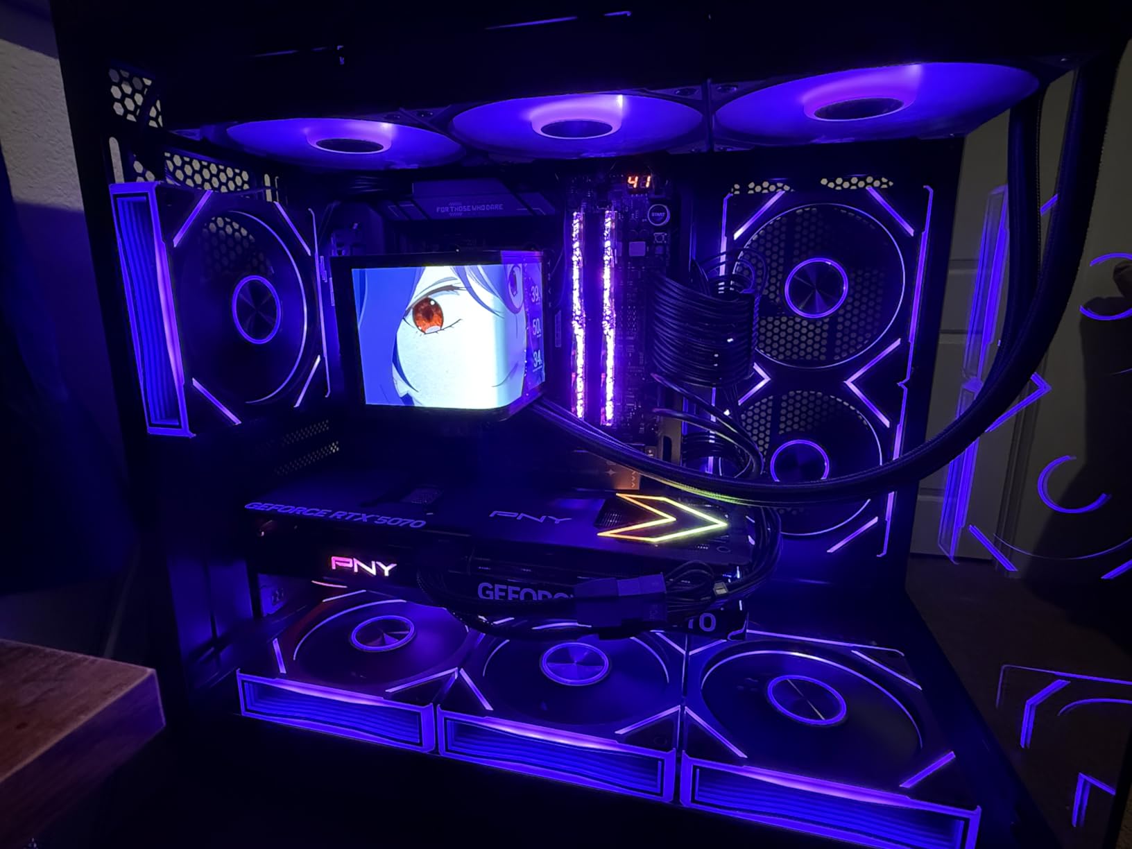 PNY NVIDIA GeForce RTX 5070 Epic-X ARGB OC Triple Fan, Graphics Card (12GB GDDR7, SFF-Ready) - Customer Photo 1