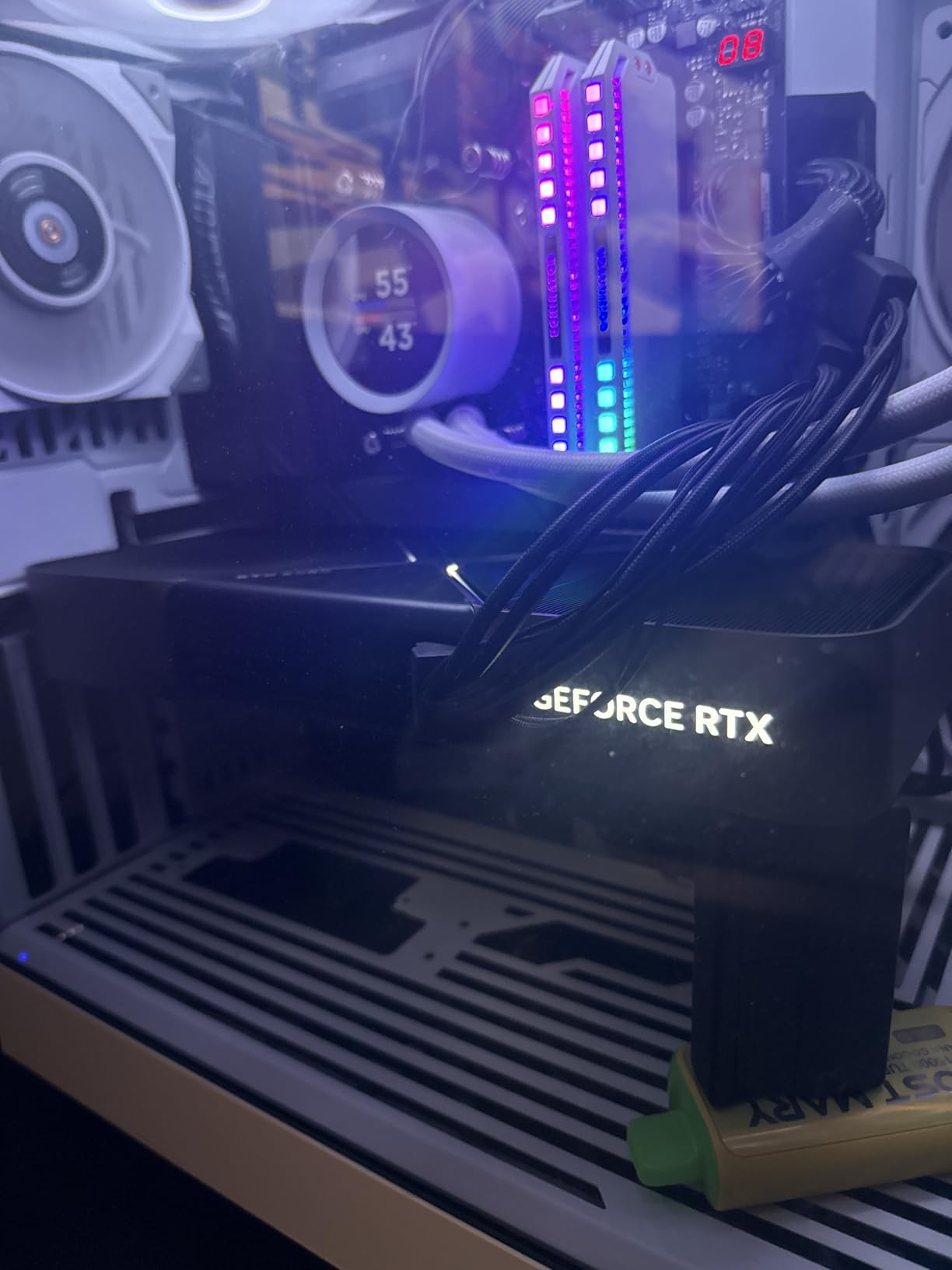 NVIDIA GeForce RTX 5080 Founders Edition - Customer Photo 2