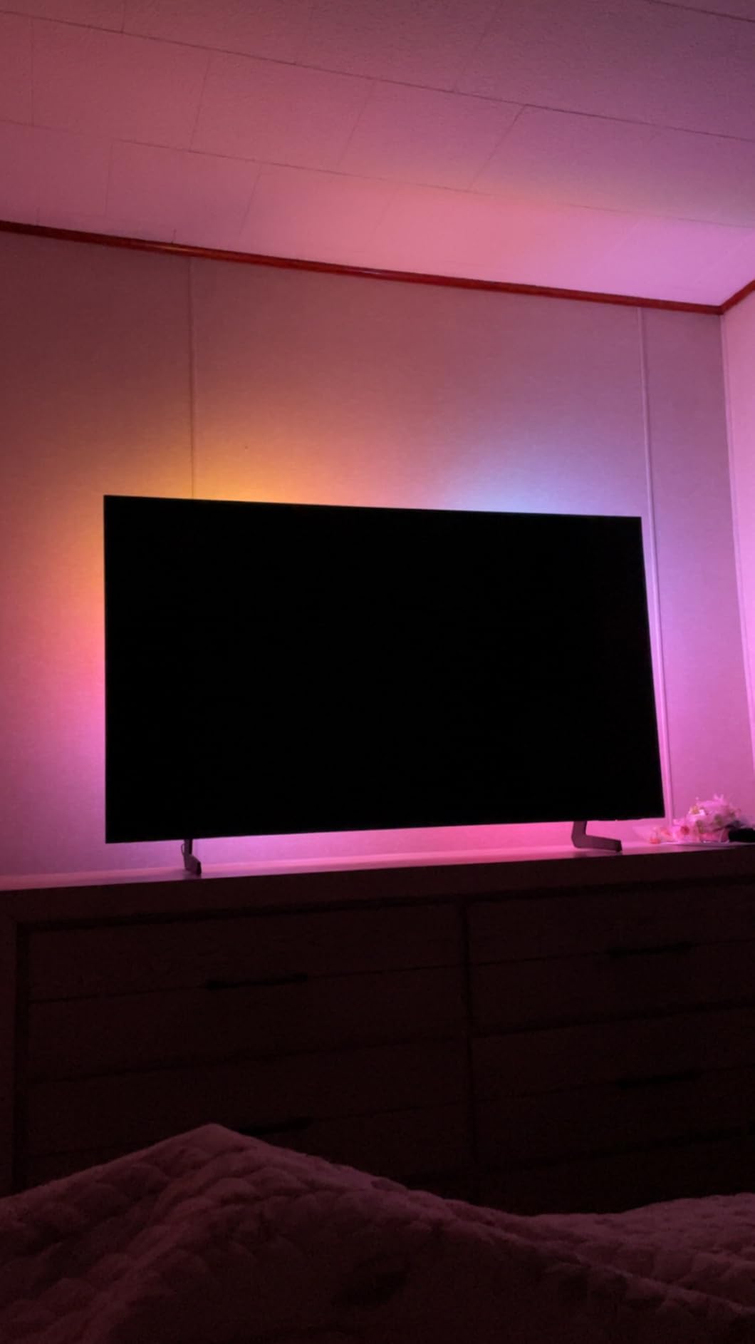 Samsung 75-Inch Class QLED Q8F 4K UHD Smart TV (2025 Model) Q4 AI Processor, 100% Color Volume with Quantum Dot, AirSlim Design, Endless Free Content, Samsung Vision AI, Alexa Built-in - Customer Photo 4