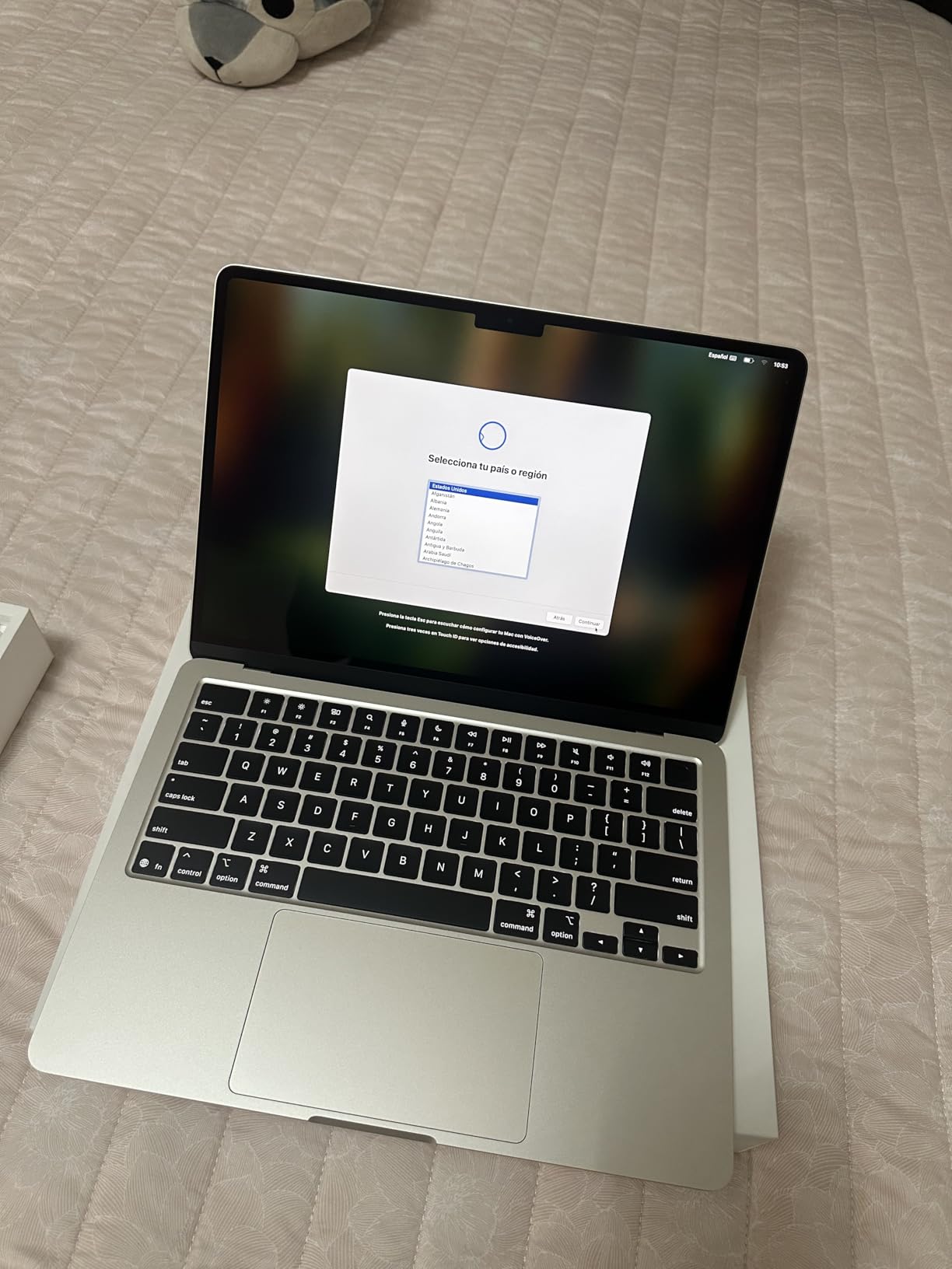 Apple 2025 MacBook Air 13-inch Laptop with M4 chip: Built for Apple Intelligence, 13.6-inch Liquid Retina Display, 16GB Unified Memory, 256GB SSD Storage, 12MP Center Stage Camera, Touch ID; Midnight - Customer Photo 4