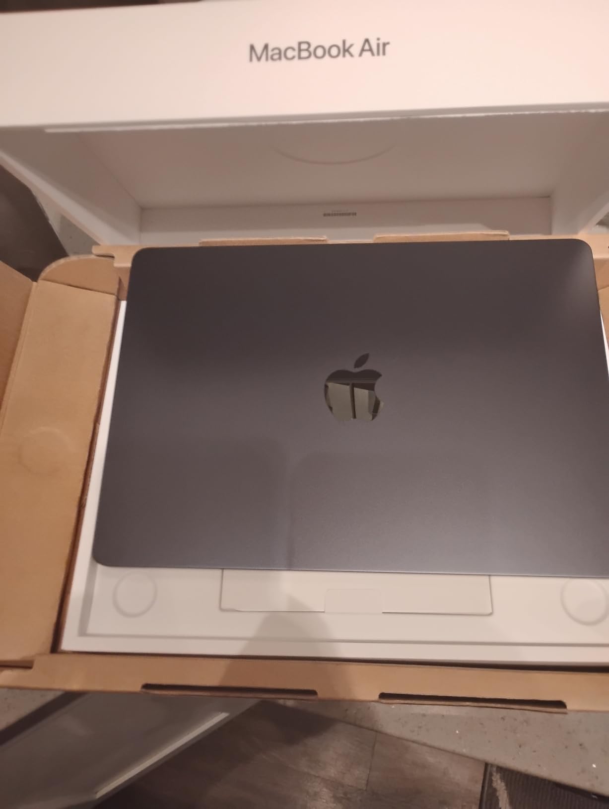 Apple 2025 MacBook Air 13-inch Laptop with M4 chip: Built for Apple Intelligence, 13.6-inch Liquid Retina Display, 16GB Unified Memory, 256GB SSD Storage, 12MP Center Stage Camera, Touch ID; Midnight - Customer Photo 5