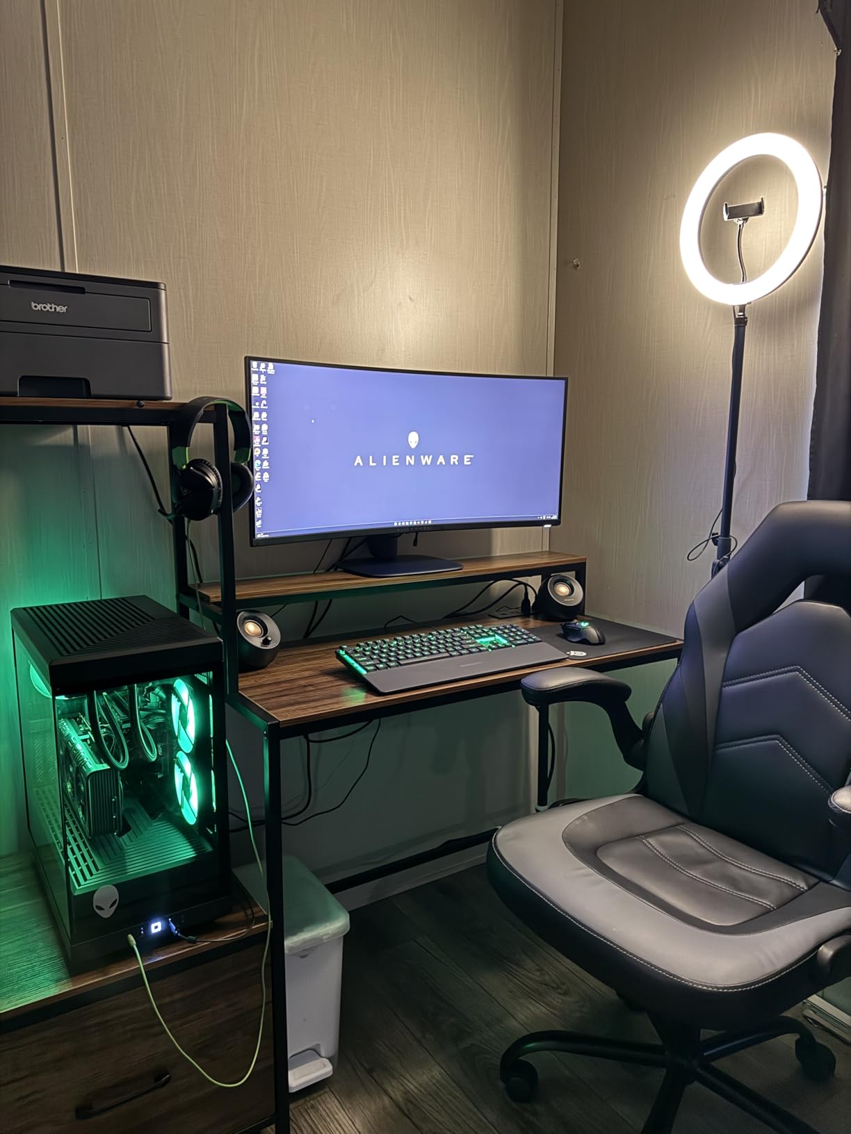 Alienware 27 Gaming Monitor - AW2725DM - 27-inch QHD 180Hz 1ms Display, IPS, NVIDIA G-SYNC, AMD Freesync, VESA AdaptiveSync. - Customer Photo 3