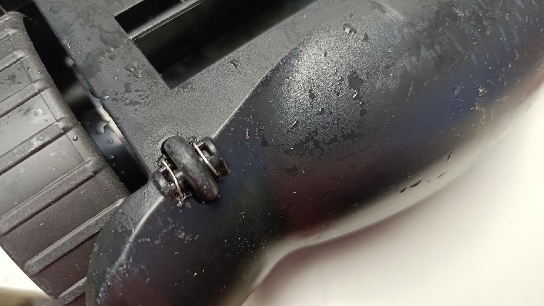 Cordless Robotic Pool Cleaner,Automatic Pool Vacuum Robot for In-Ground/Above Ground Pools,150 Min Runtime, IPX8 Waterproof, 2200 Sq Ft Coverage (Dark Grey) Customer Review Cordless Robotic Pool Cleaner,Automatic Pool Vacuum Robot for In-Ground/Above Ground Pools,150 Min Runtime, IPX8 Waterproof, 2200 Sq Ft Coverage (Dark Grey) - Customer Photo 1