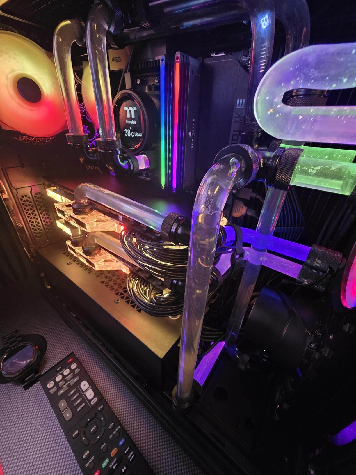 CORSAIR HX1200i (2025) Fully Modular Ultra-Low Noise ATX Power Supply with 12V-2x6 Cable – ATX 3.1 & PCIe 5.1 Compliant, Cybenetics Platinum Efficiency, Fluid Dynamic Bearing Fan – Black - Customer Photo 2