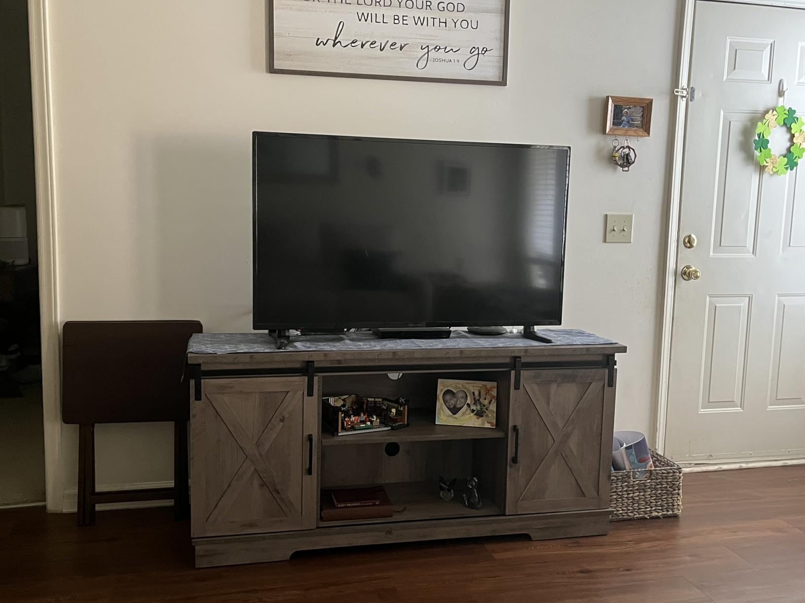 IDEALHOUSE Farmhouse Tv Stand for 65 Inches TVs, Entertainment Center with Storage and Sliding Barn Doors, Adjustable Shelf Modern Media TV Console TV Stand Table for Living Room, Bedroom, Grey - Customer Photo 2