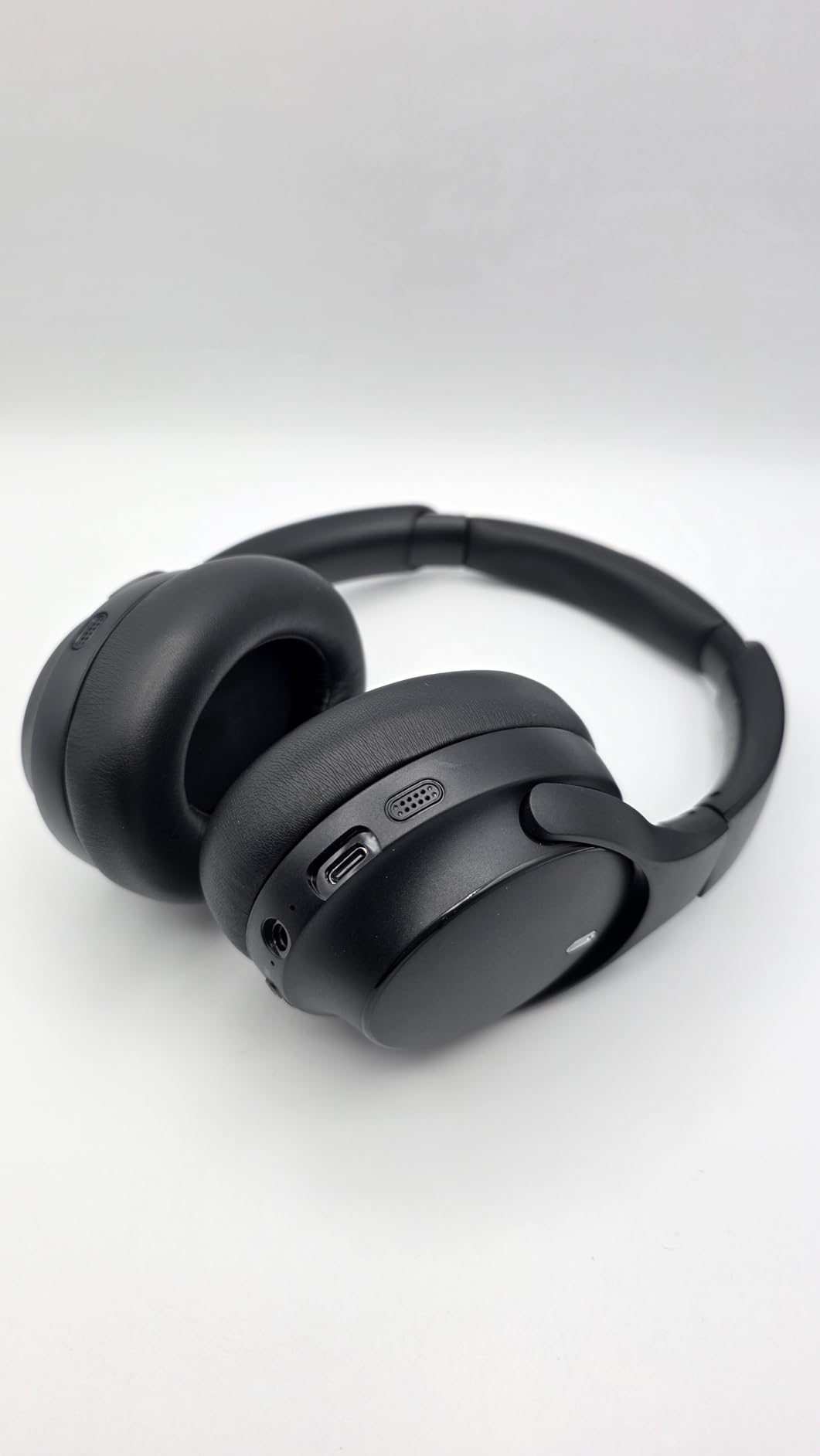 LEVN Hybrid Active Noise Cancelling Headphones, Wireless Headphones Bluetooth 5.4 with Transparent Mode, Hi-Res Audio, Deep Bass, 70H Playtime Over Ear Bluetooth Headset for Work/Travel/Home/Office Customer Review LEVN Hybrid Active Noise Cancelling Headphones, Wireless Headphones Bluetooth 5.4 with Transparent Mode, Hi-Res Audio, Deep Bass, 70H Playtime Over Ear Bluetooth Headset for Work/Travel/Home/Office - Customer Photo 1