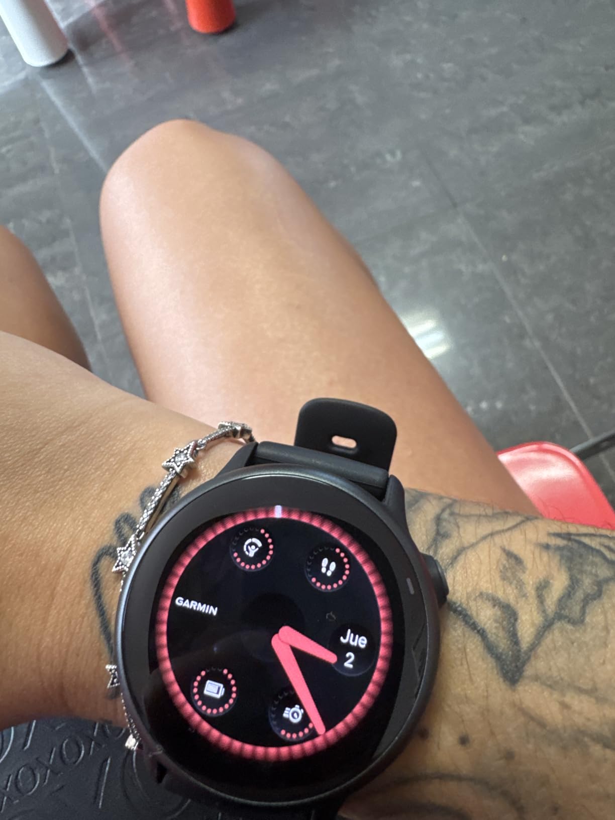 Garmin vívoactive® 6, Health and Fitness GPS Smartwatch, AMOLED Display, Up to 11 Days of Battery, Lunar Gold with Bone Band - Customer Photo 3